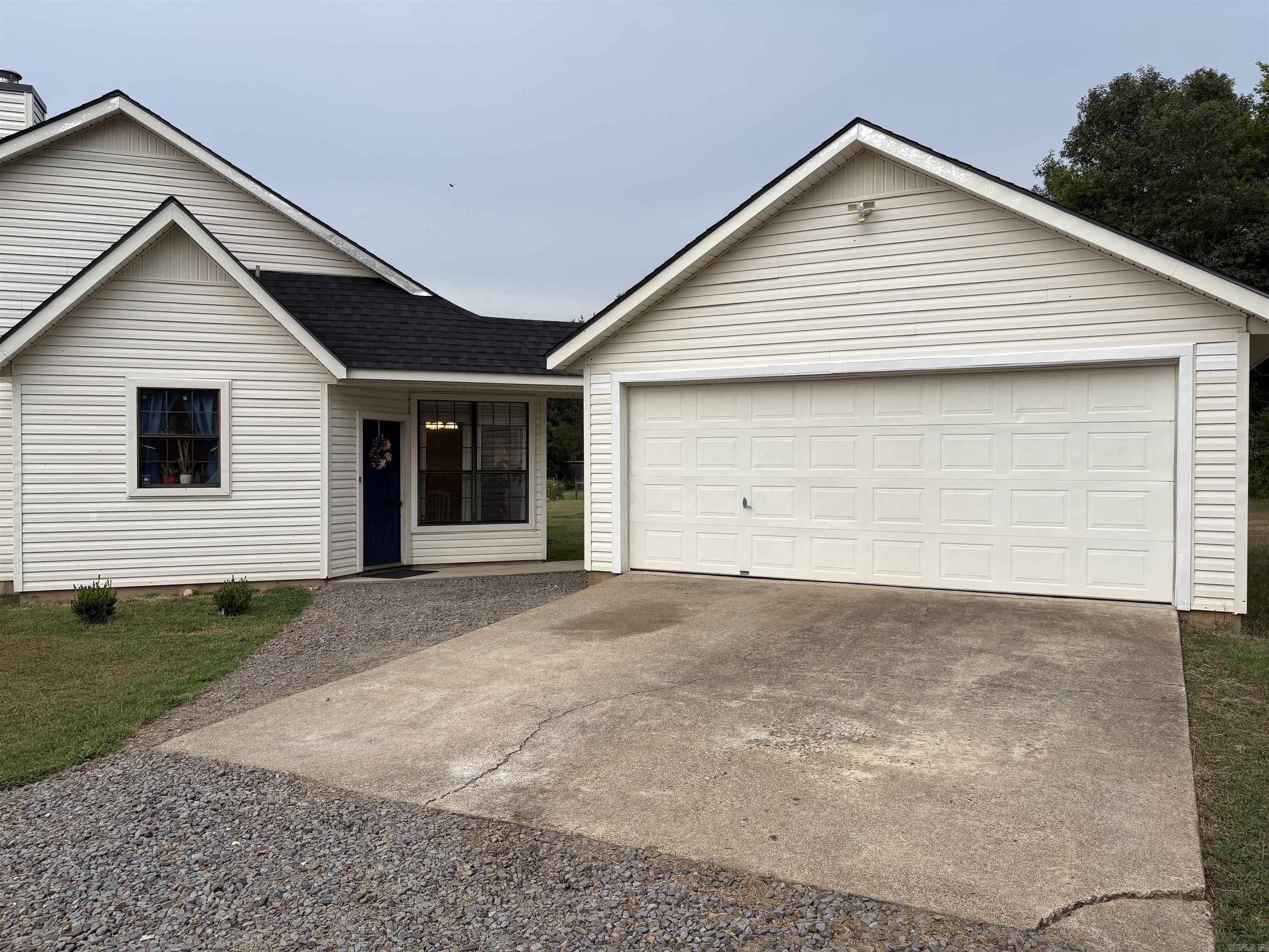 2742 Highway 51 N