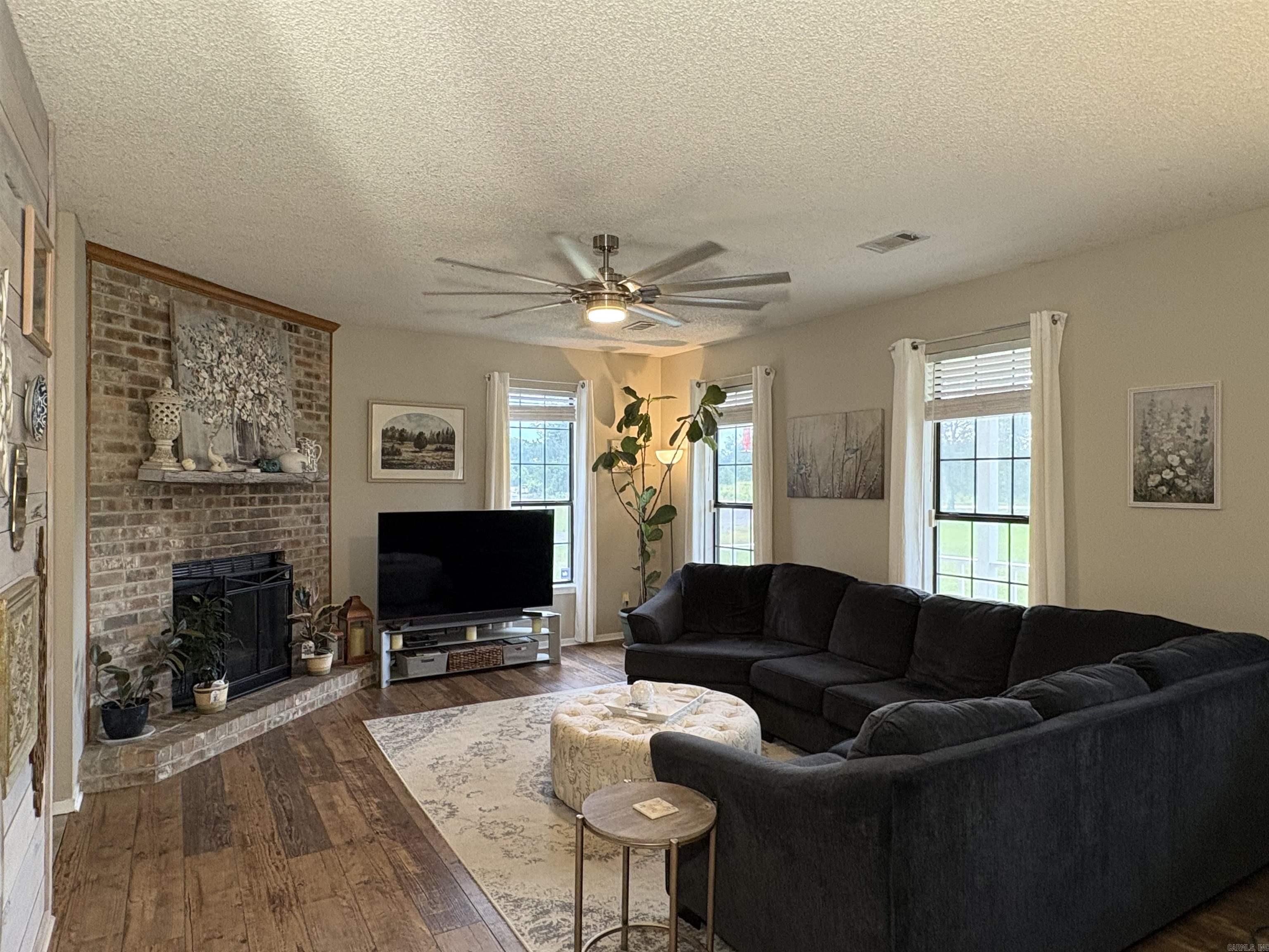 2742 Highway 51 N
