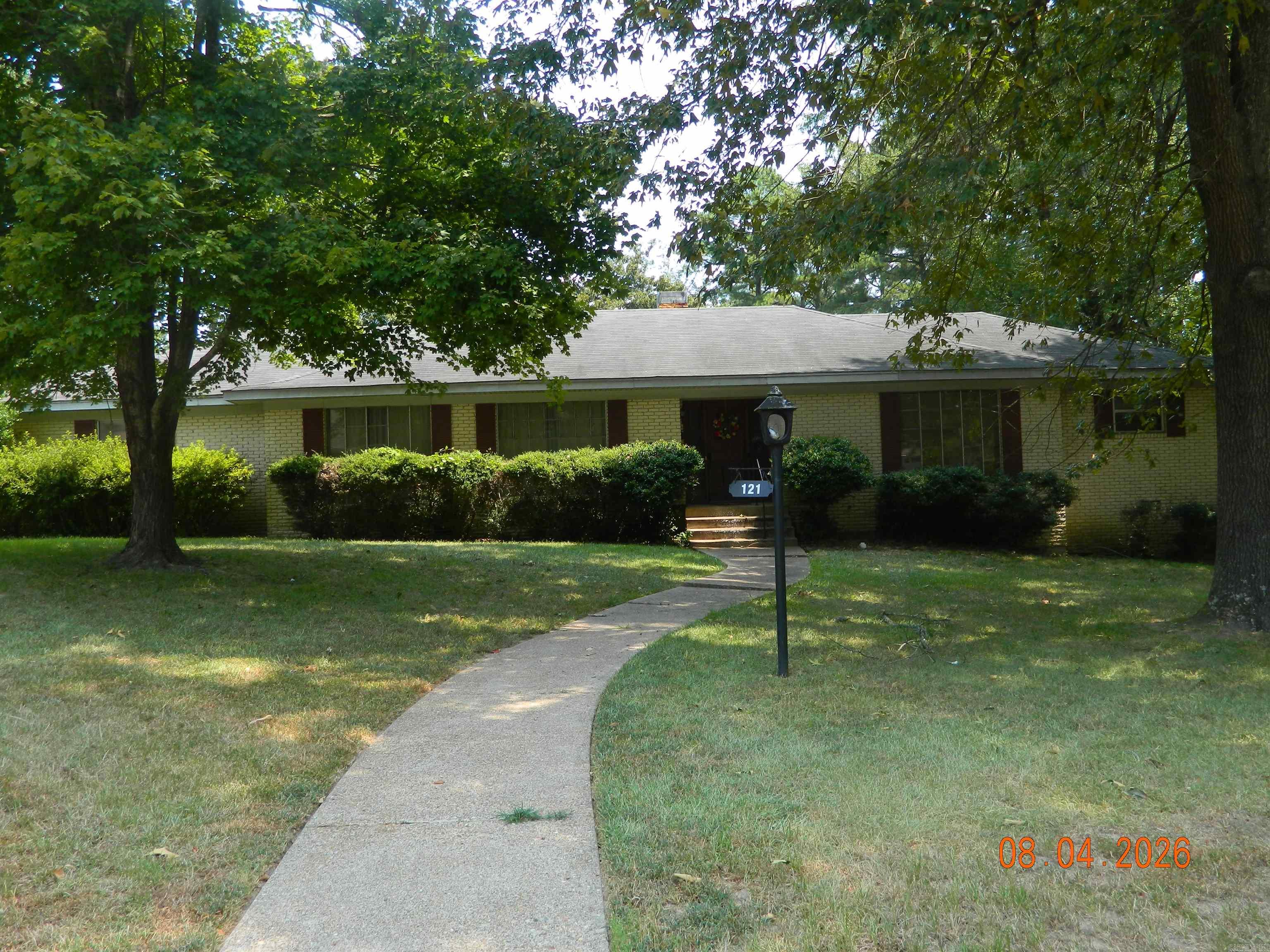 121 Leewood Drive