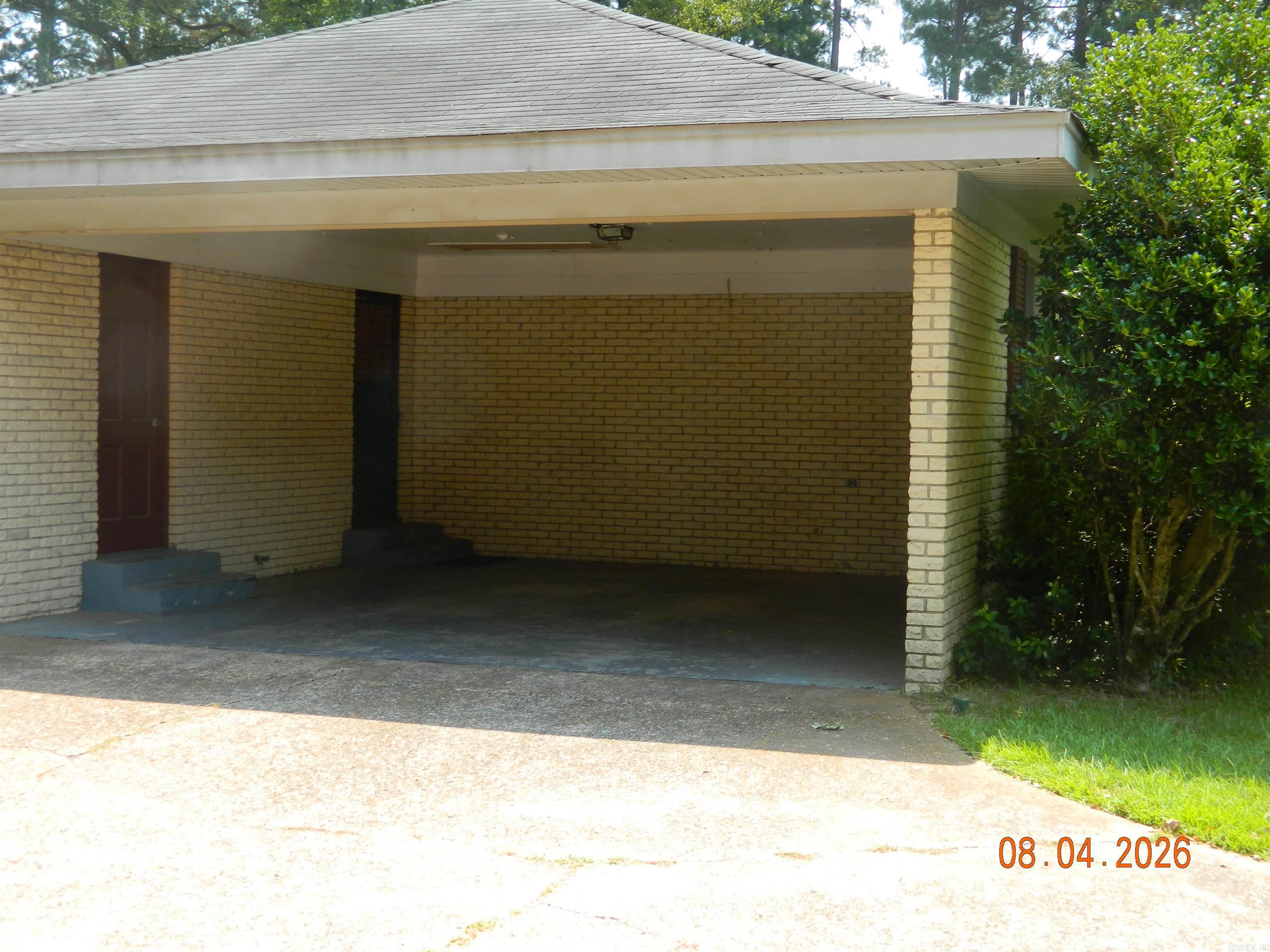 121 Leewood Drive