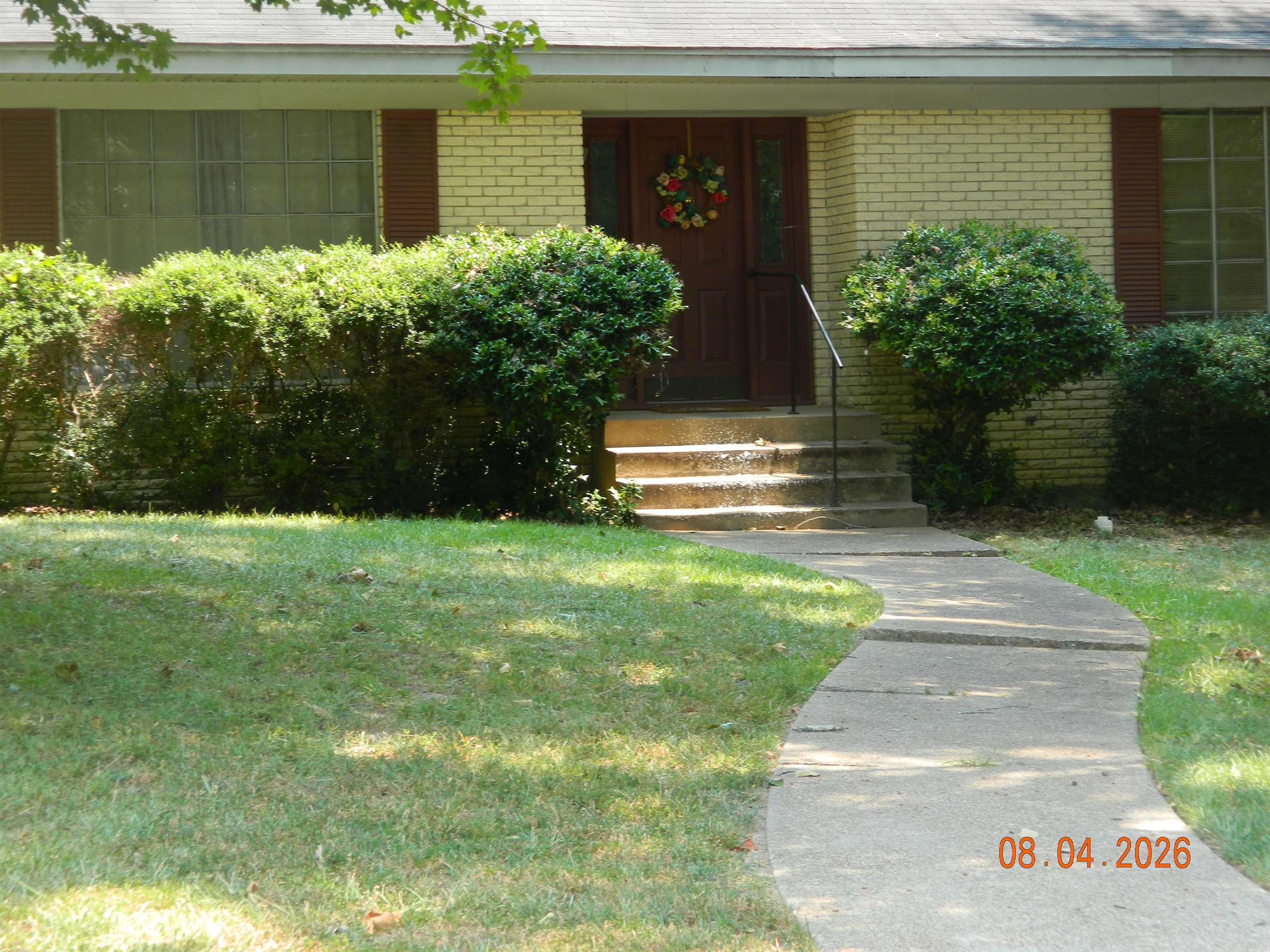 121 Leewood Drive