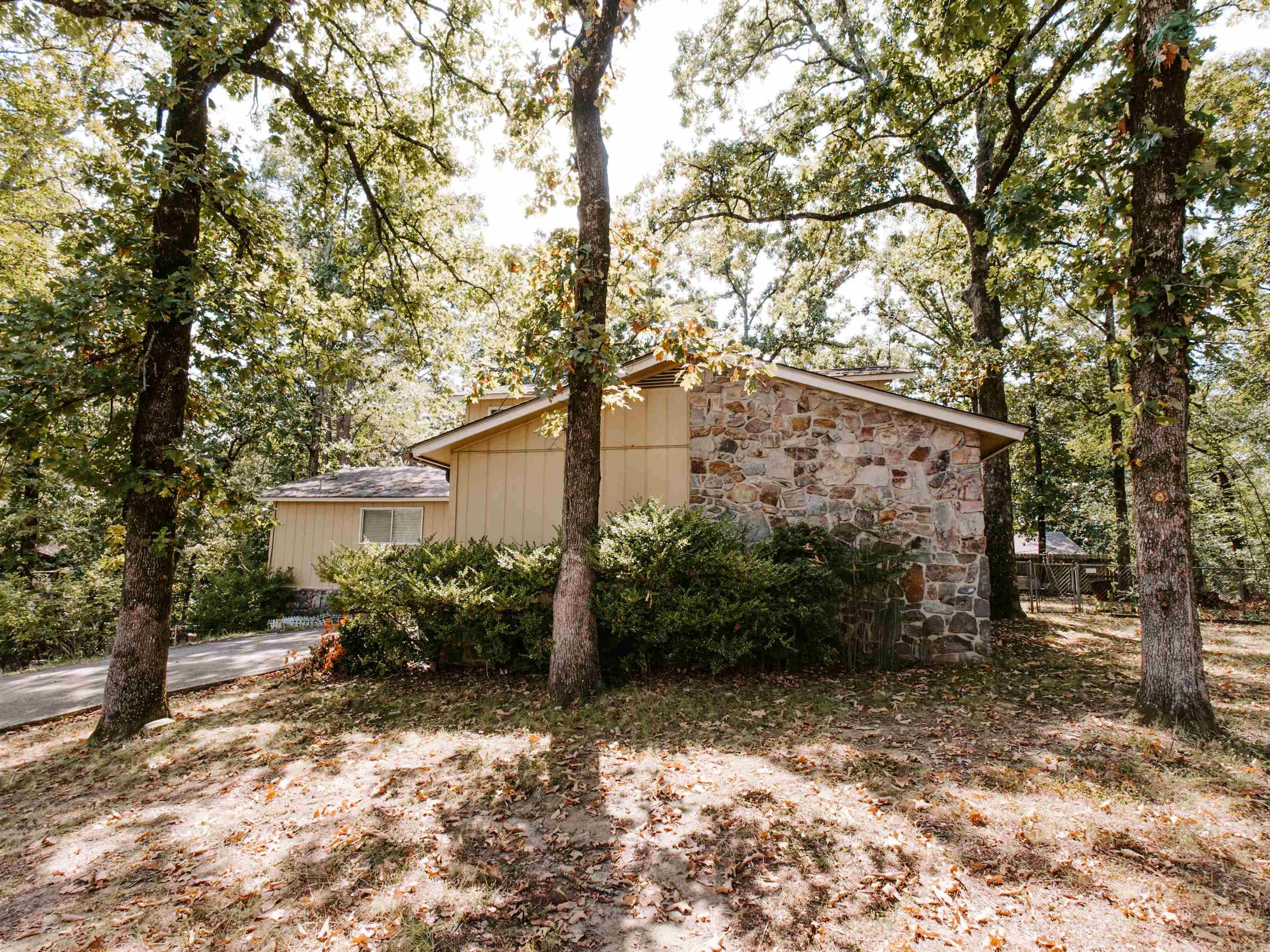 207 Brookhollow Court