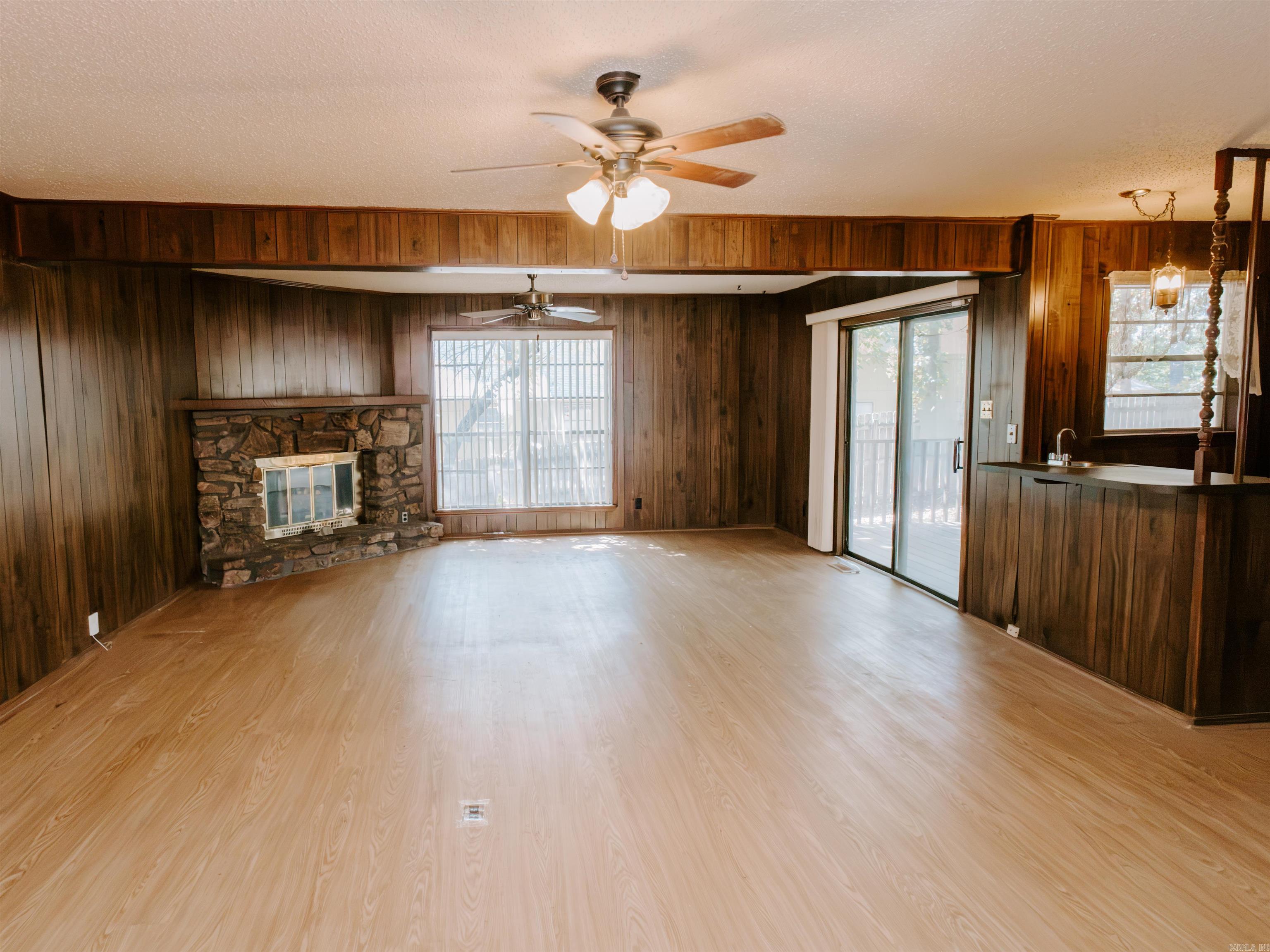 207 Brookhollow Court