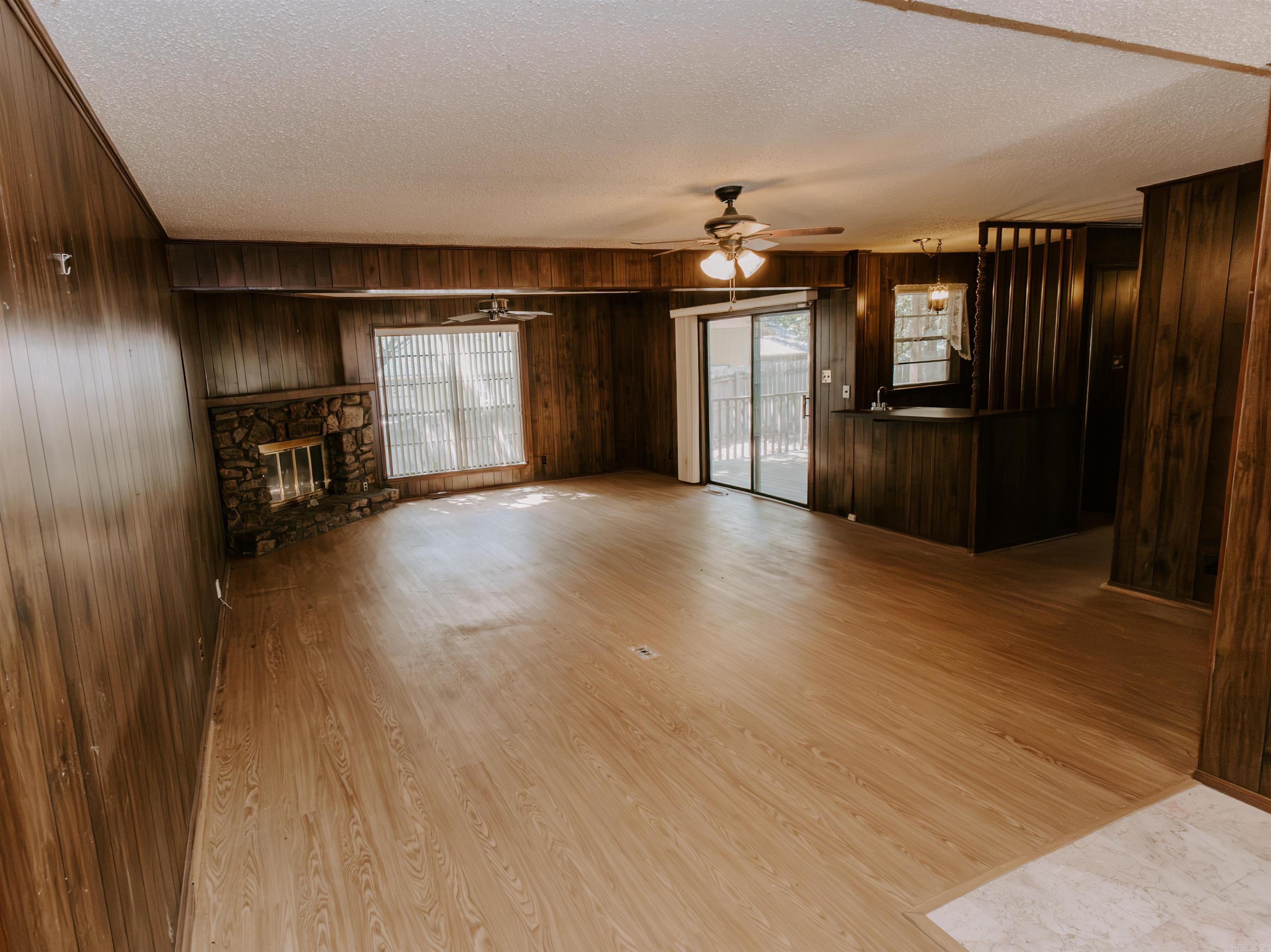207 Brookhollow Court