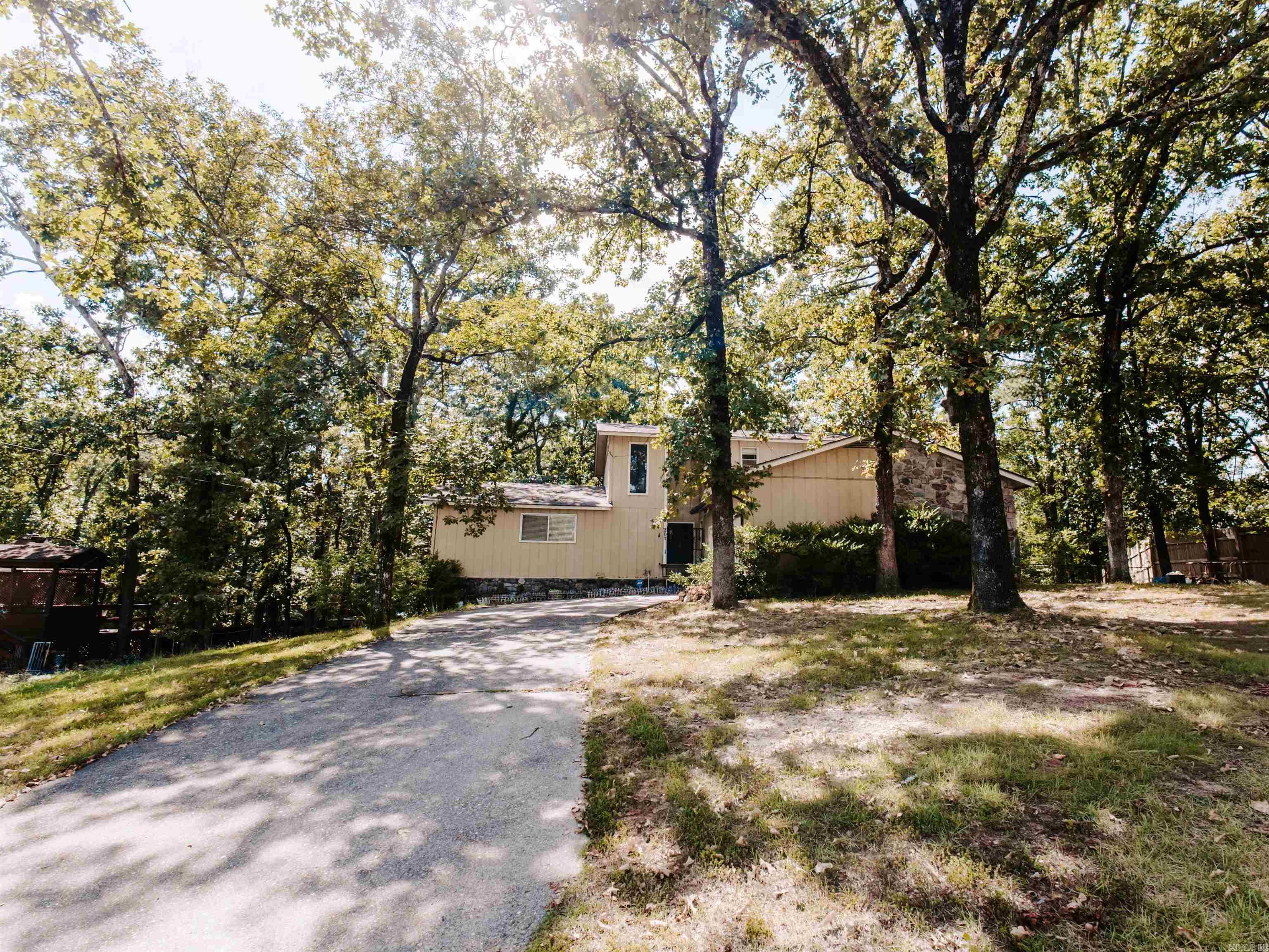 207 Brookhollow Court