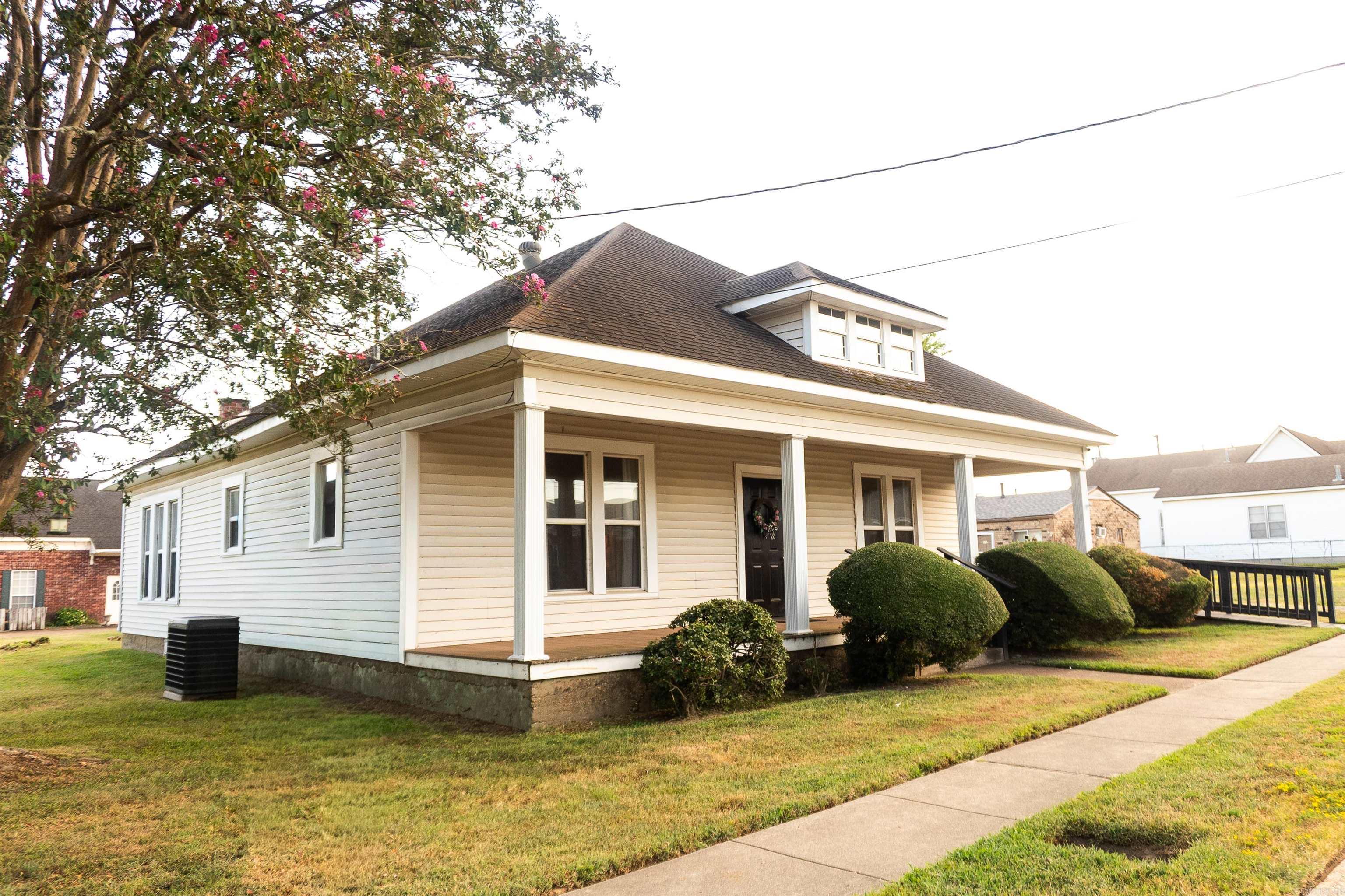 303 & 309 Main Street