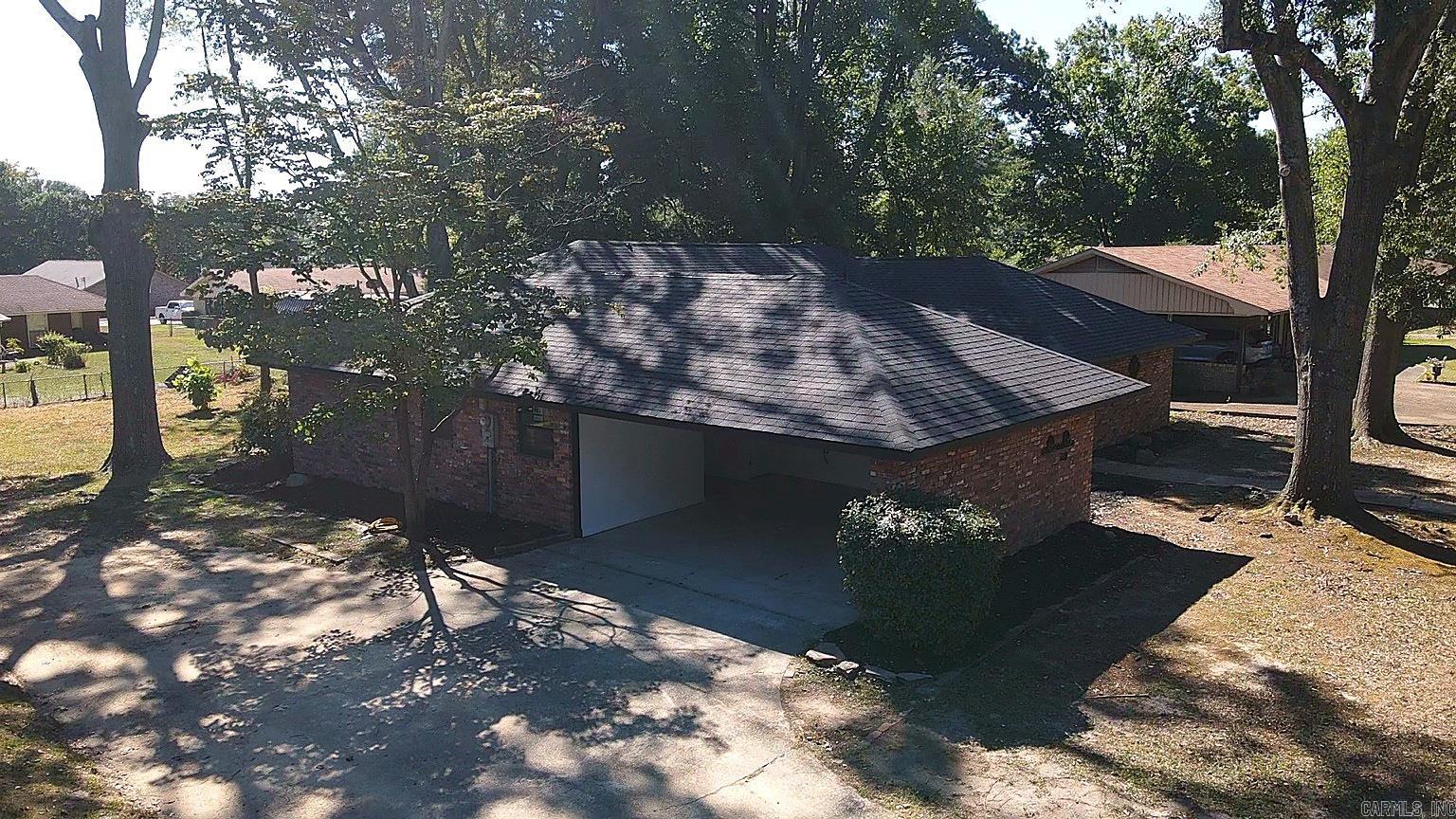 108 Leewood Drive