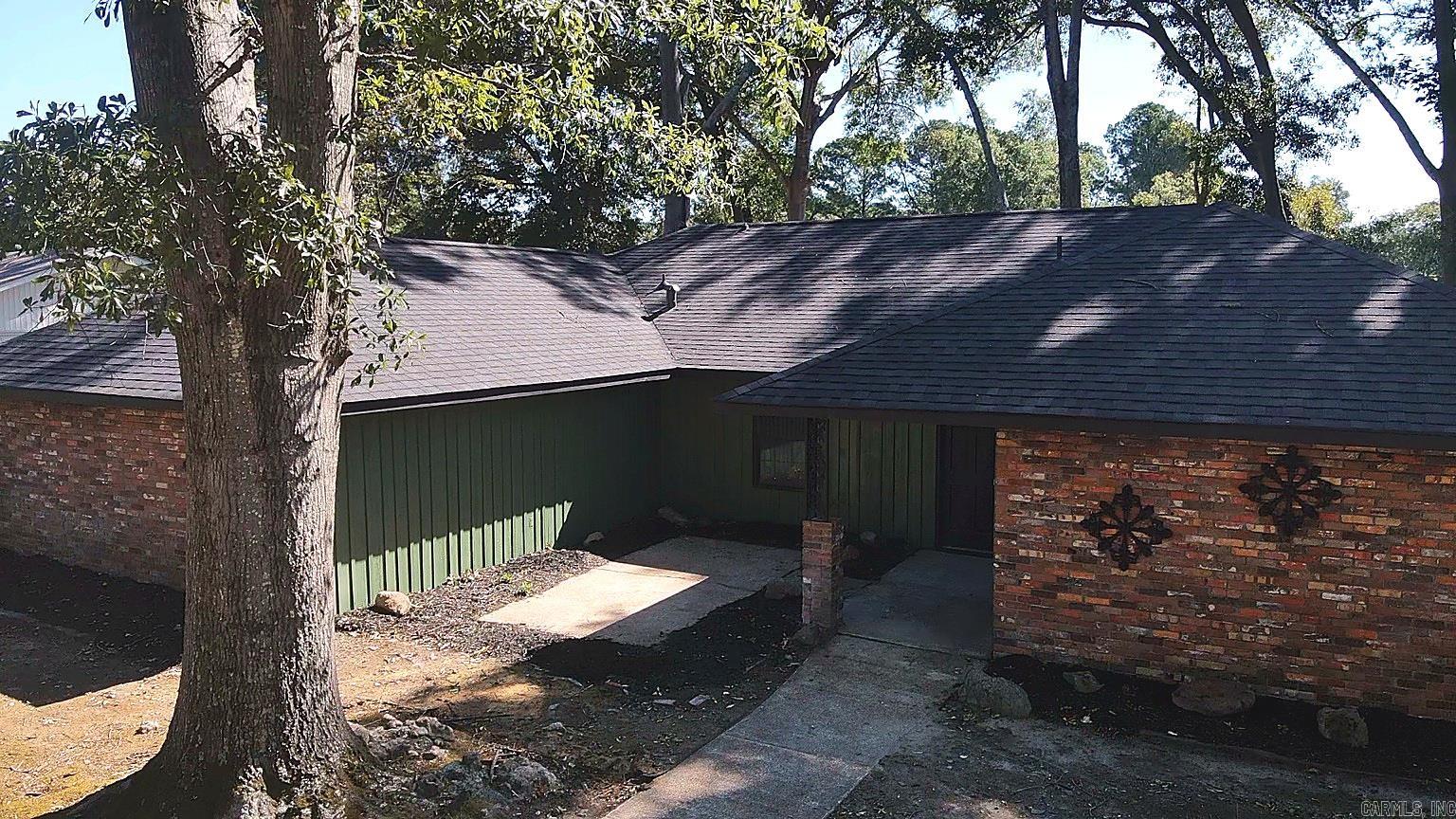 108 Leewood Drive