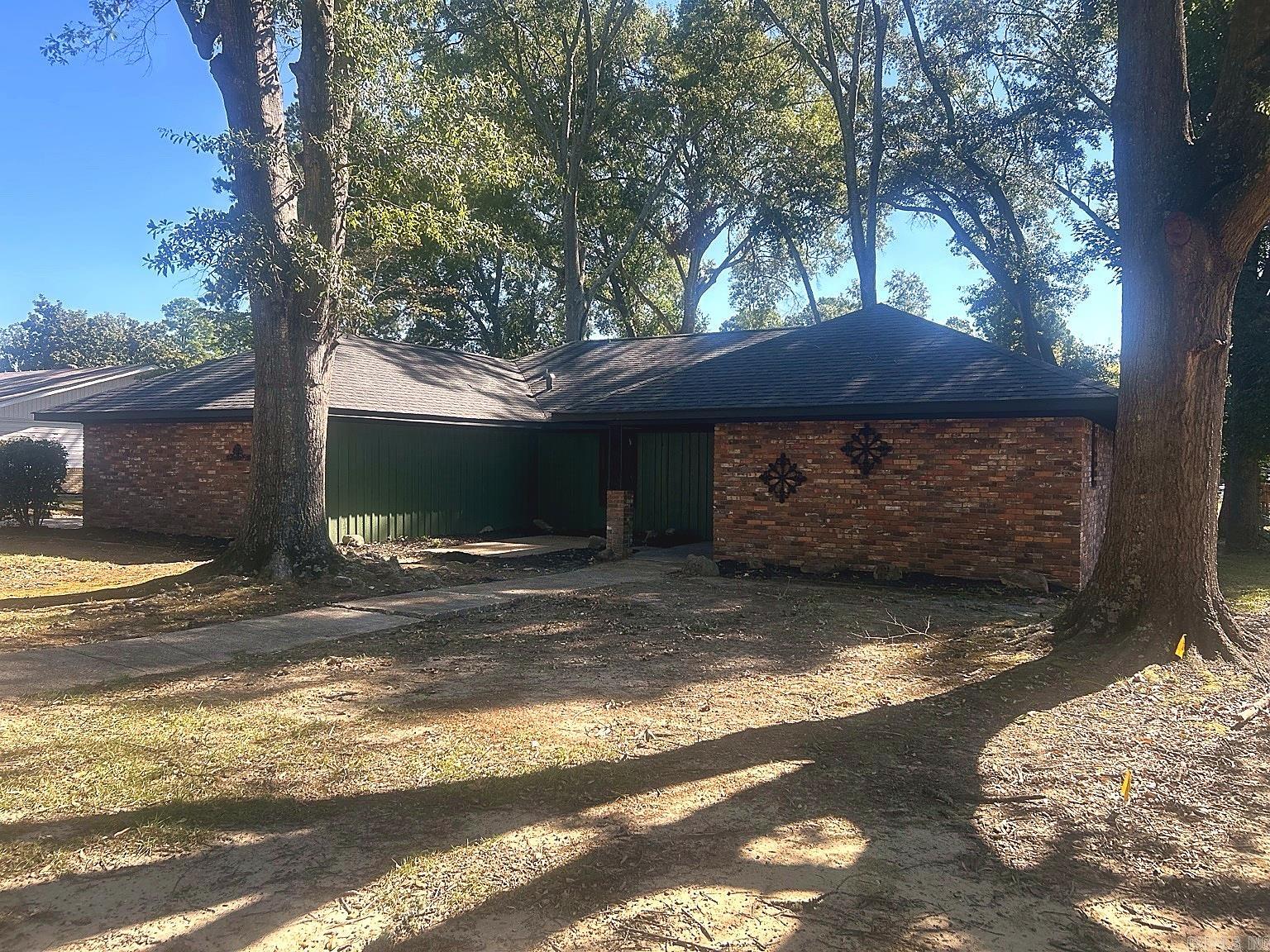 108 Leewood Drive