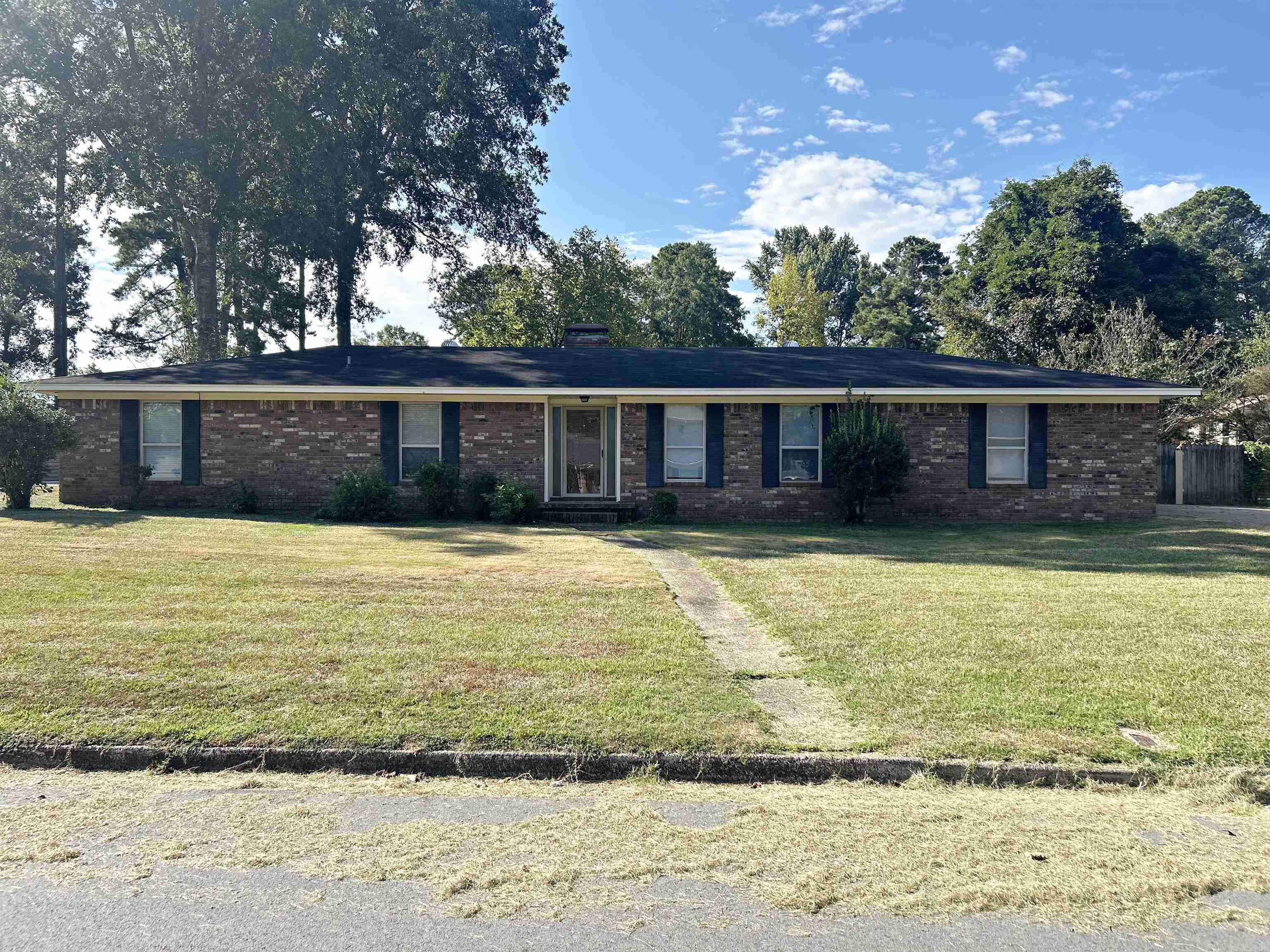 2707 Lynwood Drive