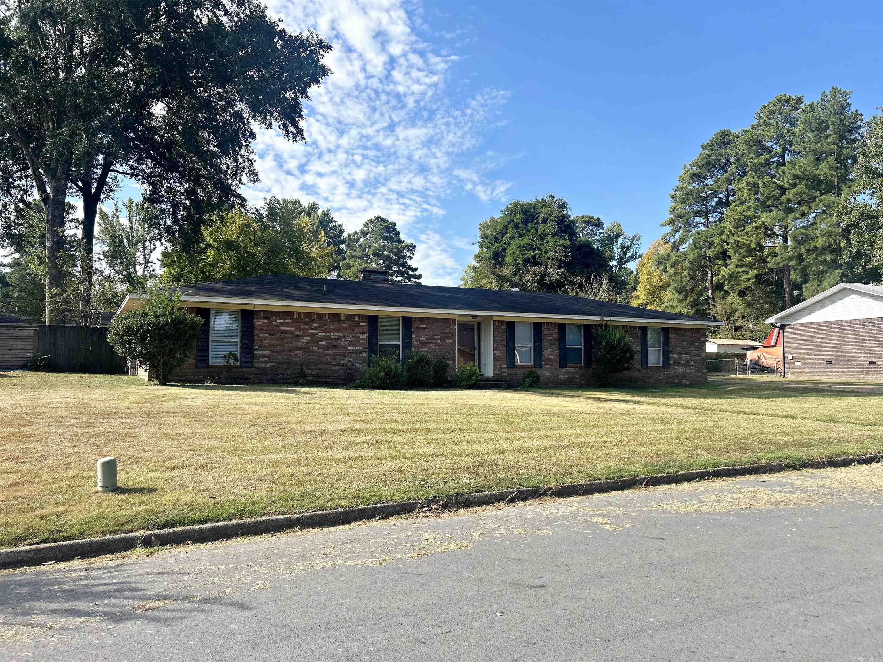 2707 Lynwood Drive