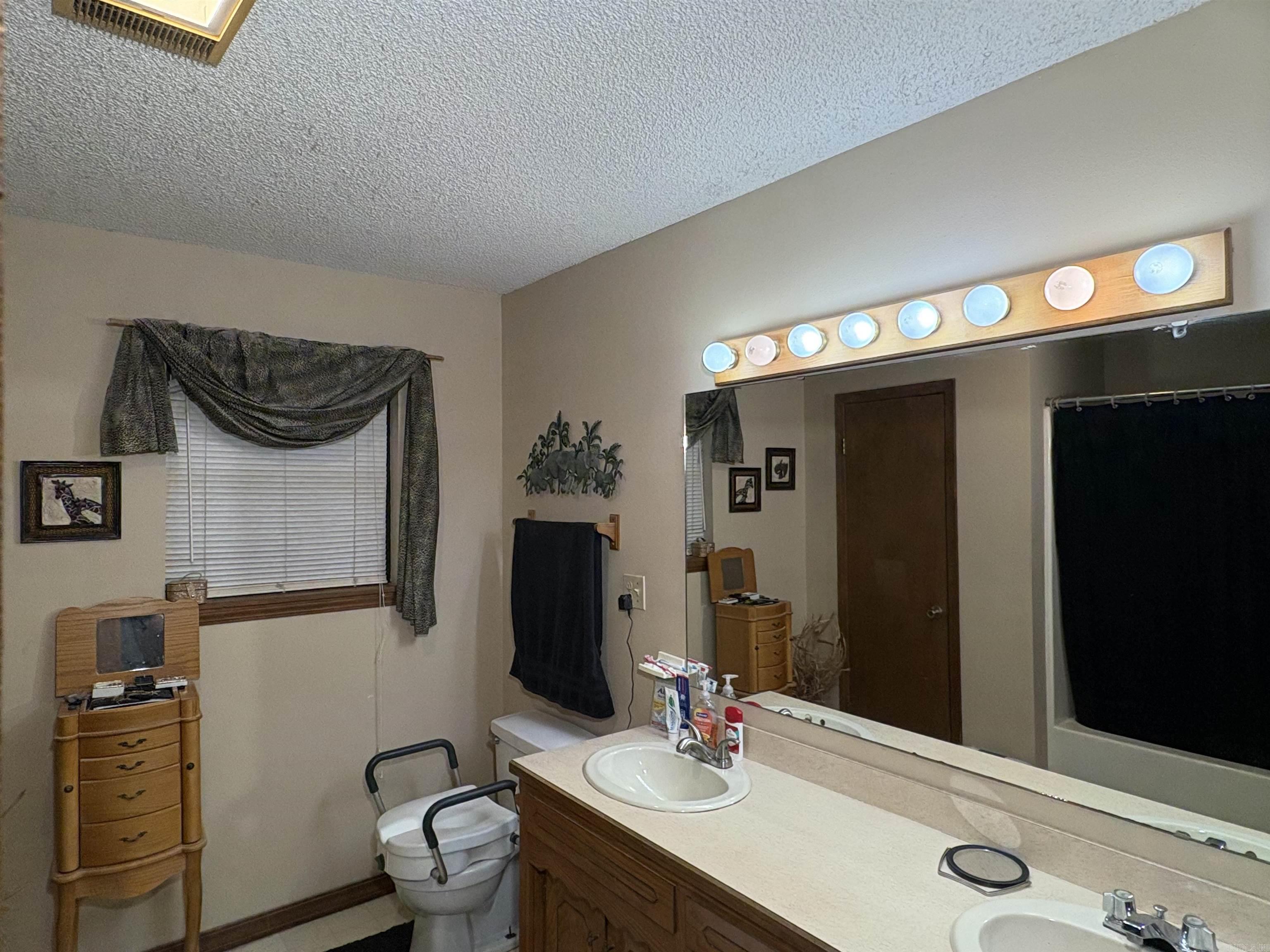 1440 Central Road