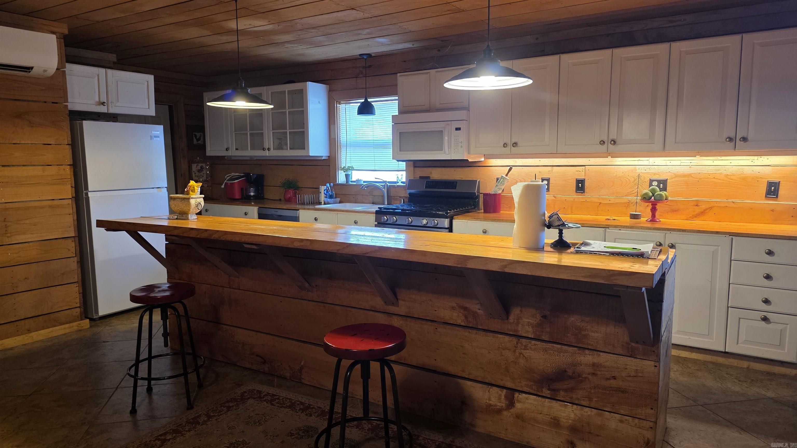 1359 Two Rivers Trail