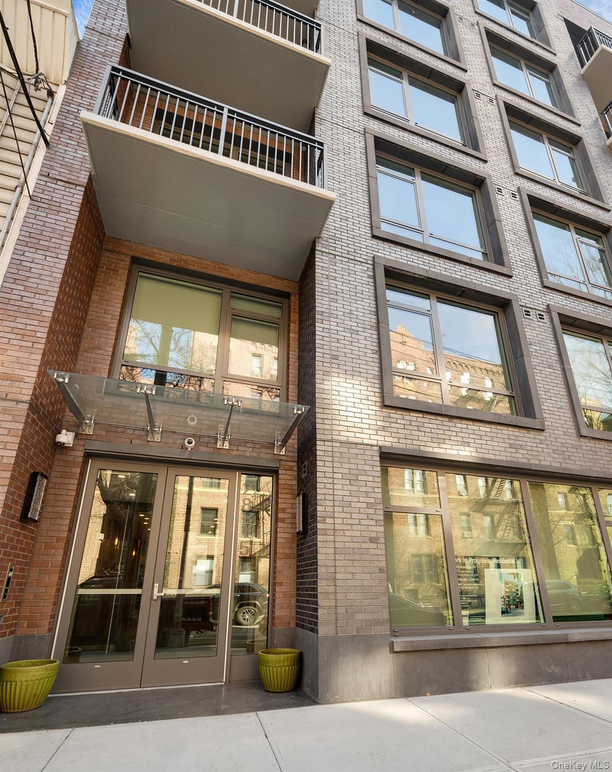 2815 35th Street Unit: 6A