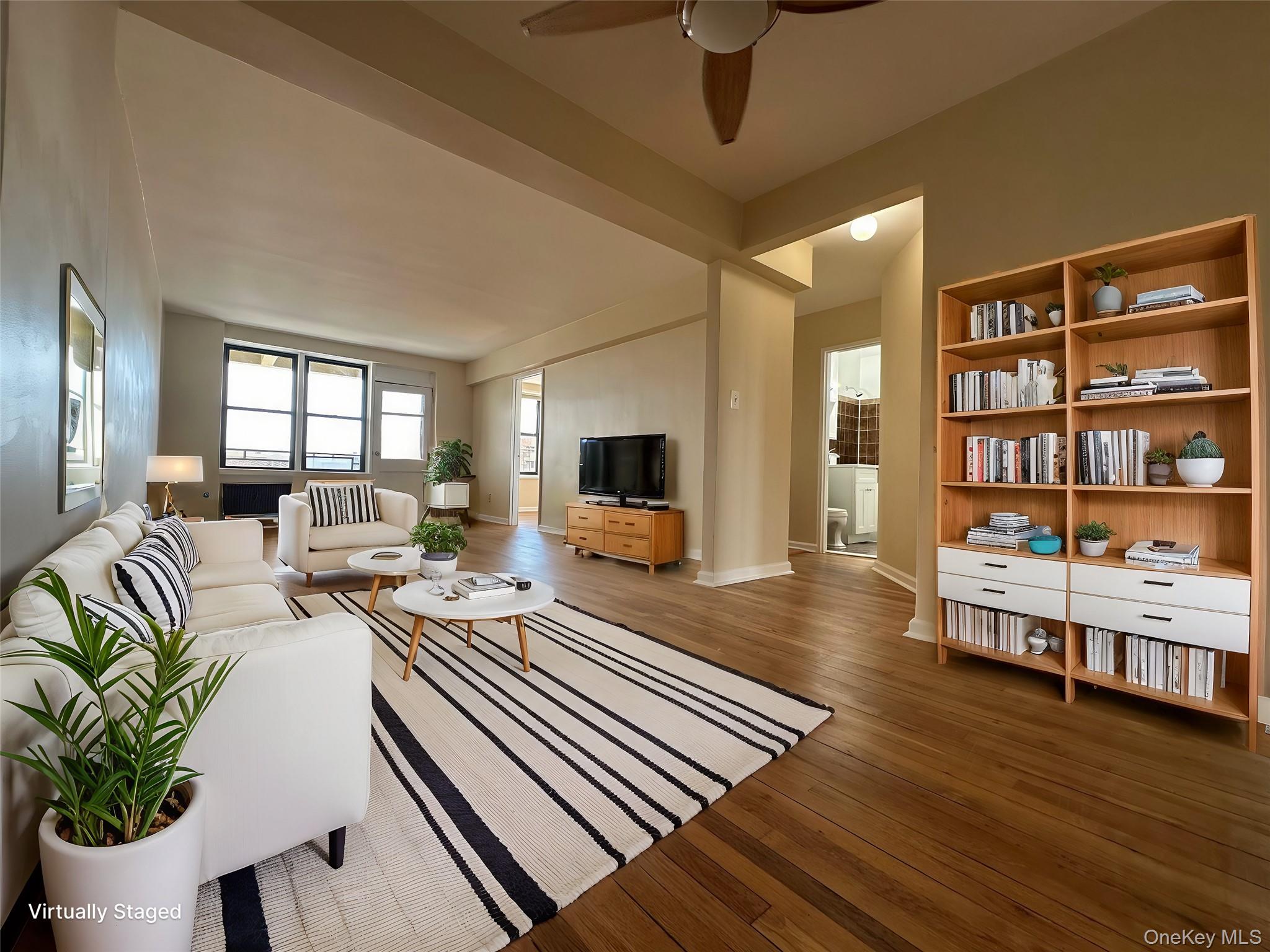 2534 Crescent Street Unit: 6E