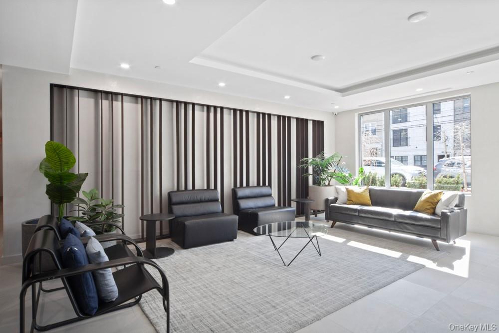 1433 31st Avenue Unit: 3L