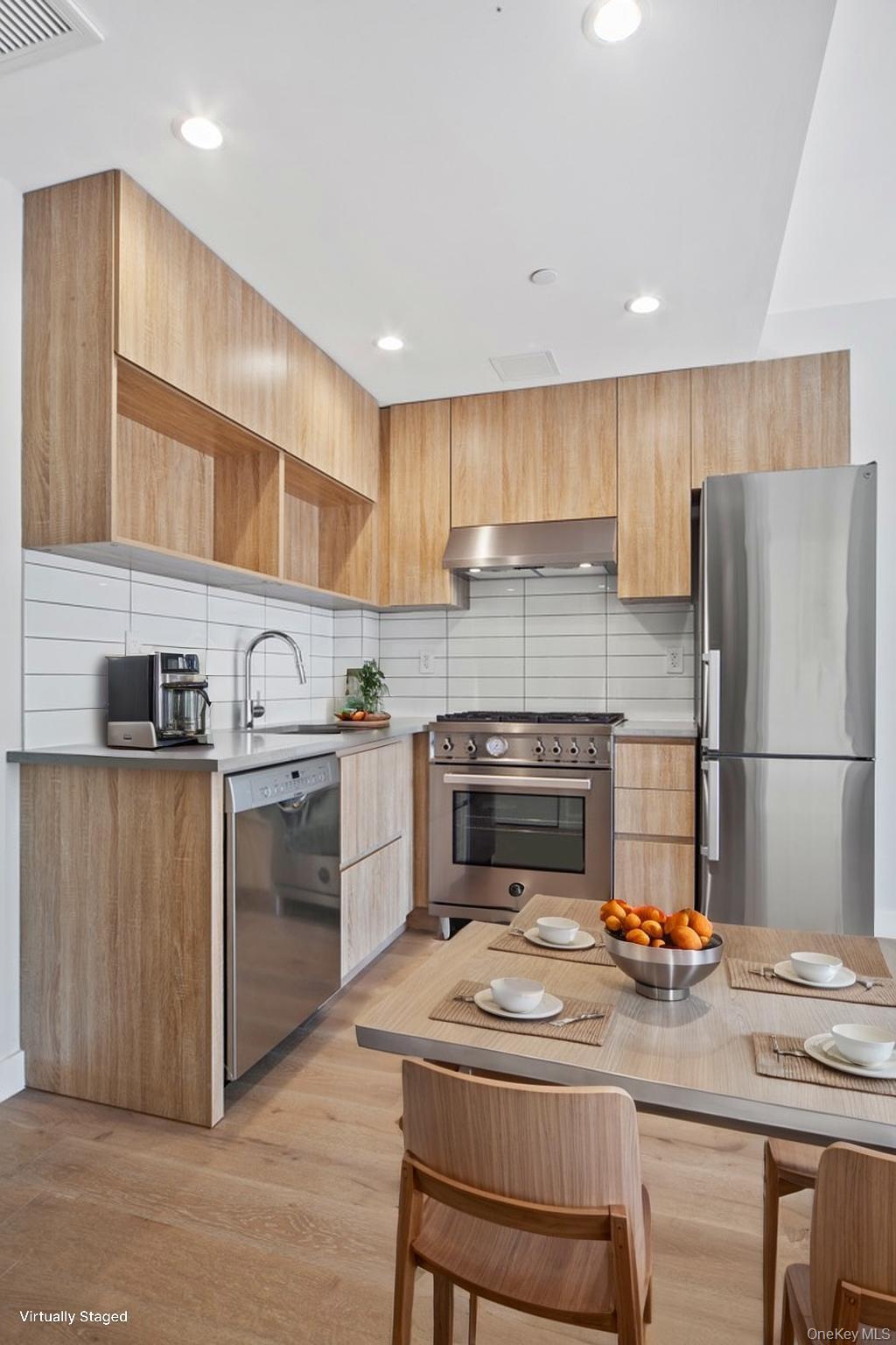 1433 31st Avenue Unit: 3L