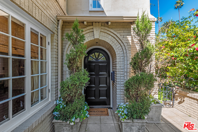 905 BEDFORD DR