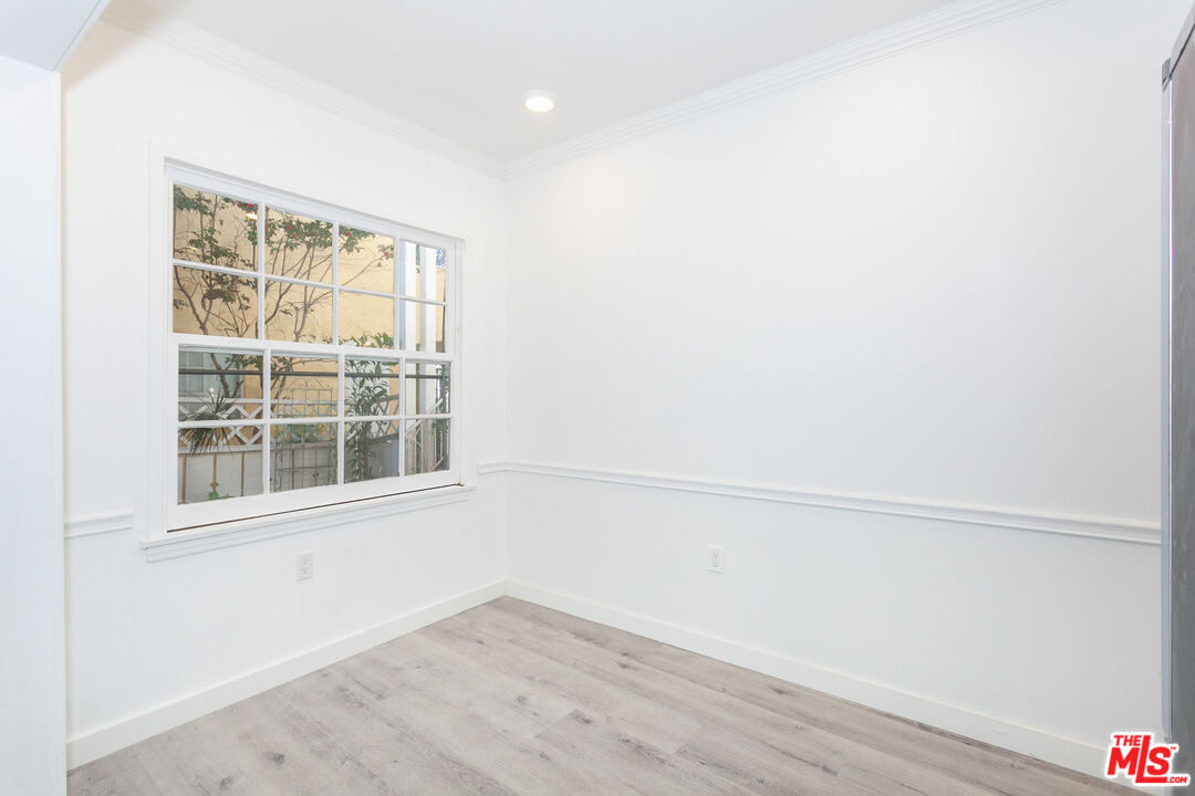 212 S LASKY DR Unit: 3
