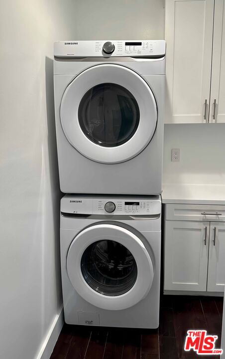 212 S LASKY DR Unit: 8