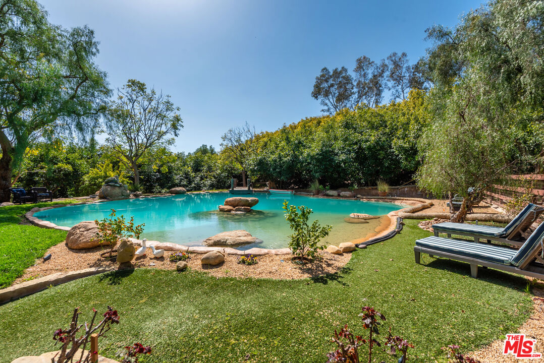 8018 Balcom Canyon Rd