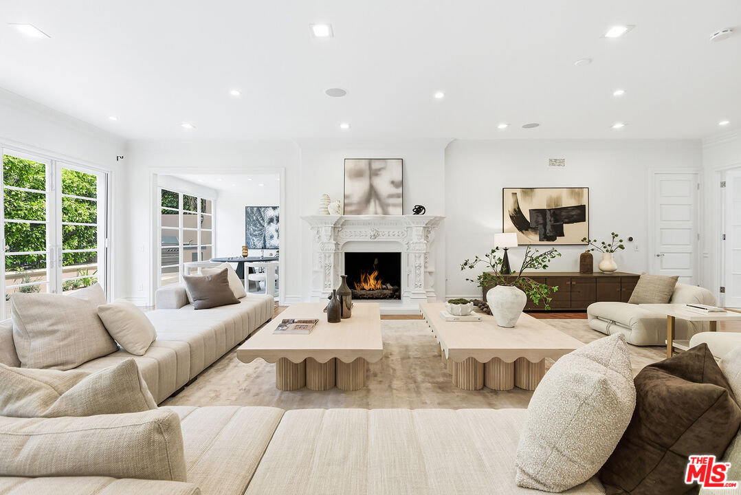 407 Robert Ln