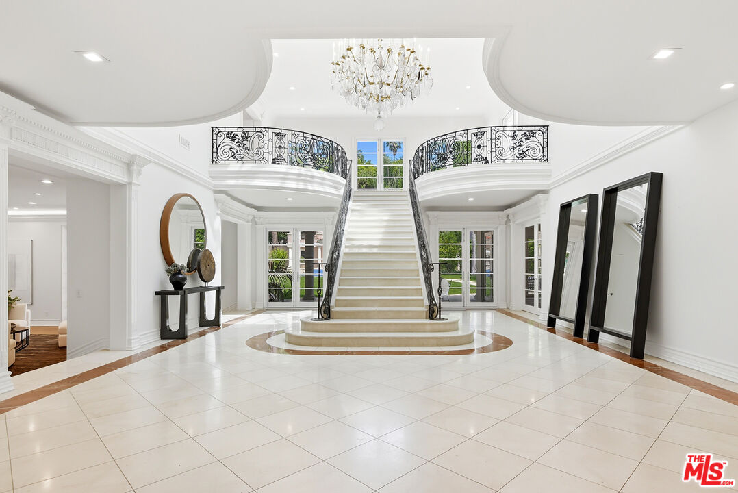 407 Robert Ln