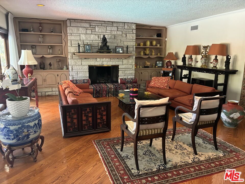 1043 Maybrook Dr