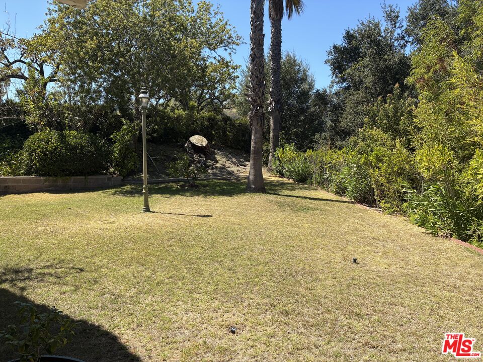 1043 Maybrook Dr