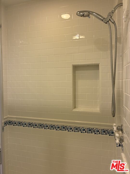 341 S Palm Dr Unit: Guesthouse