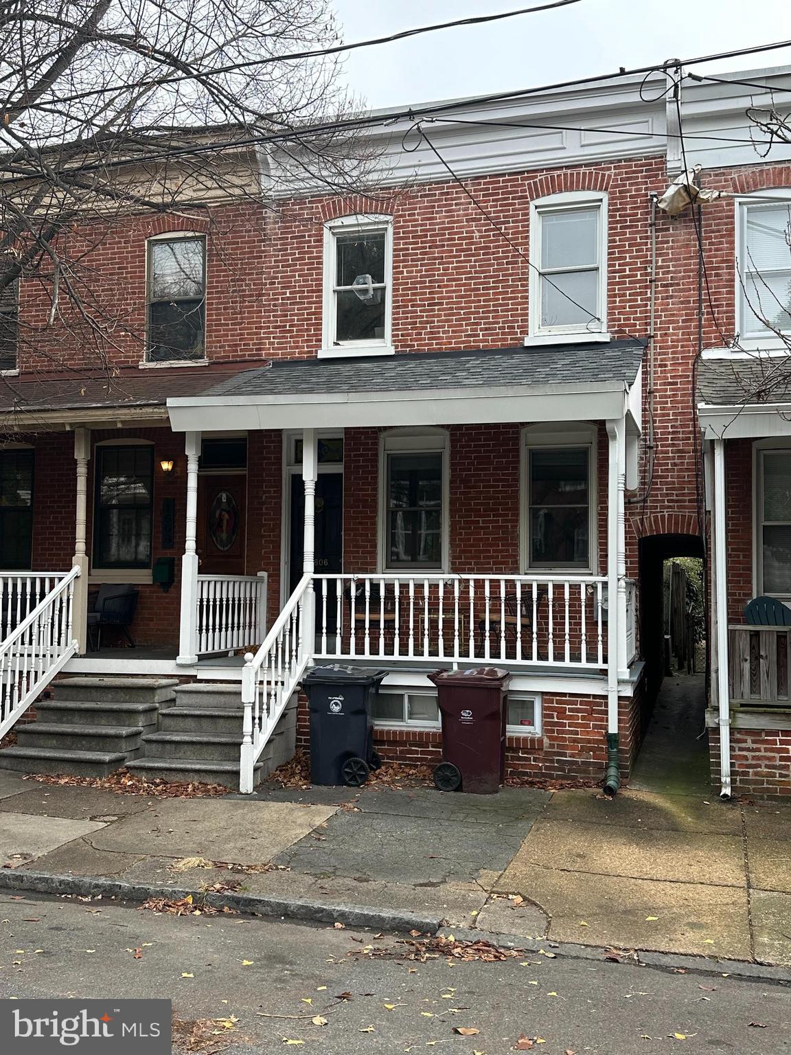 1606 N LINCOLN STREET