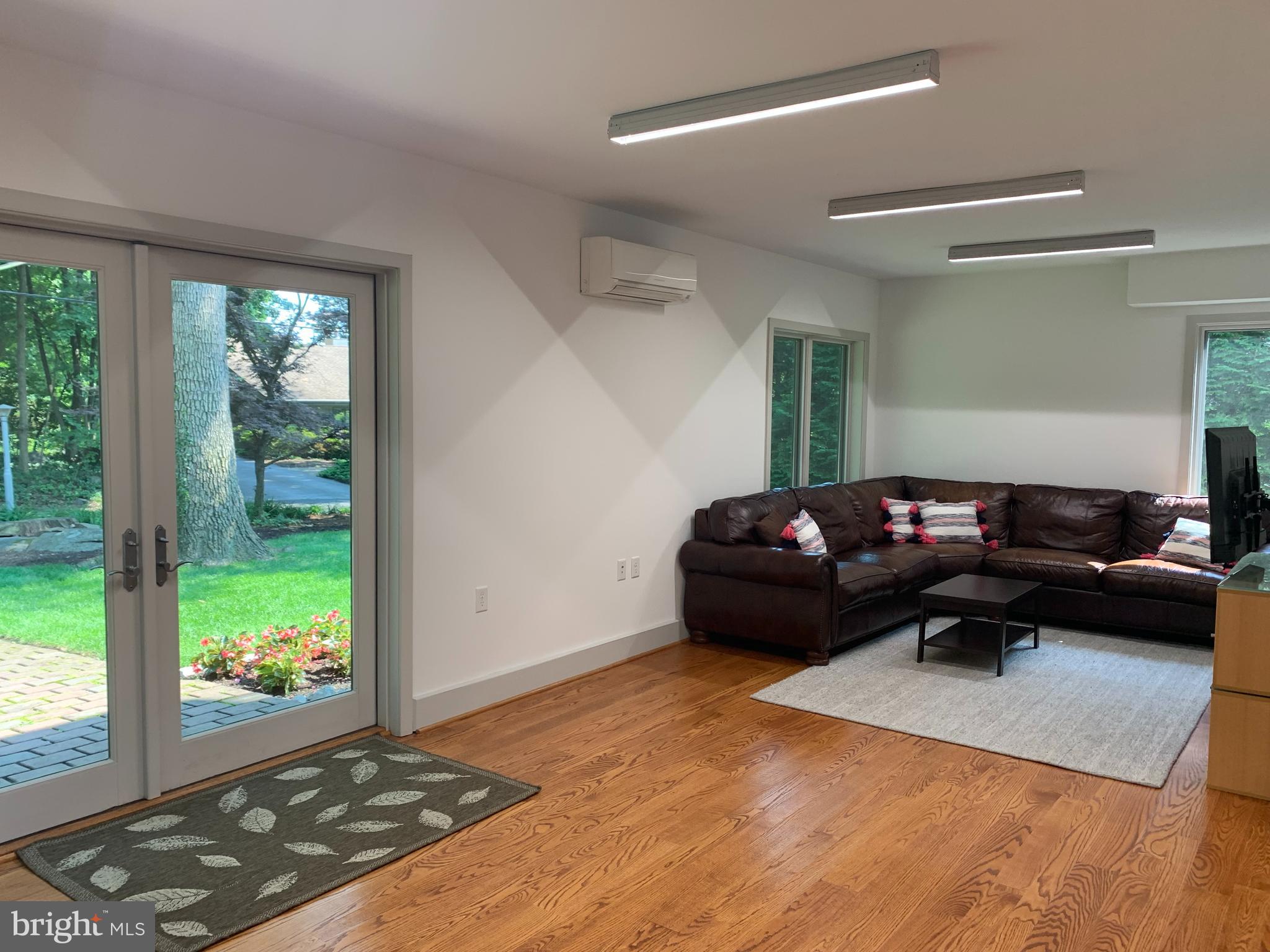 9 WOOD ROAD