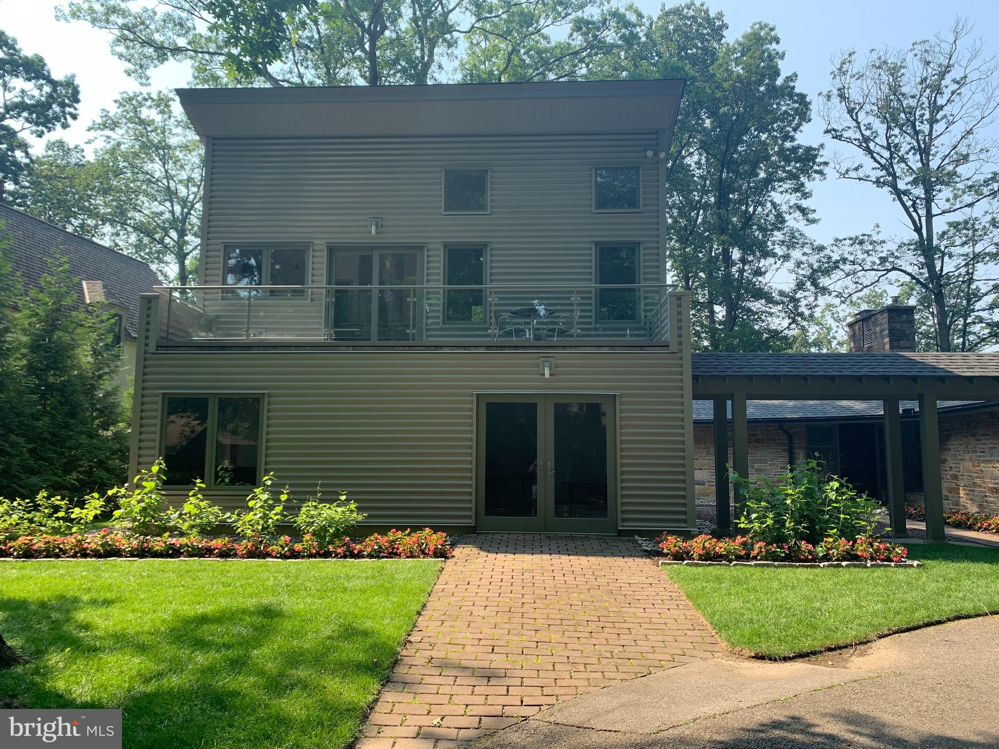 9 WOOD ROAD