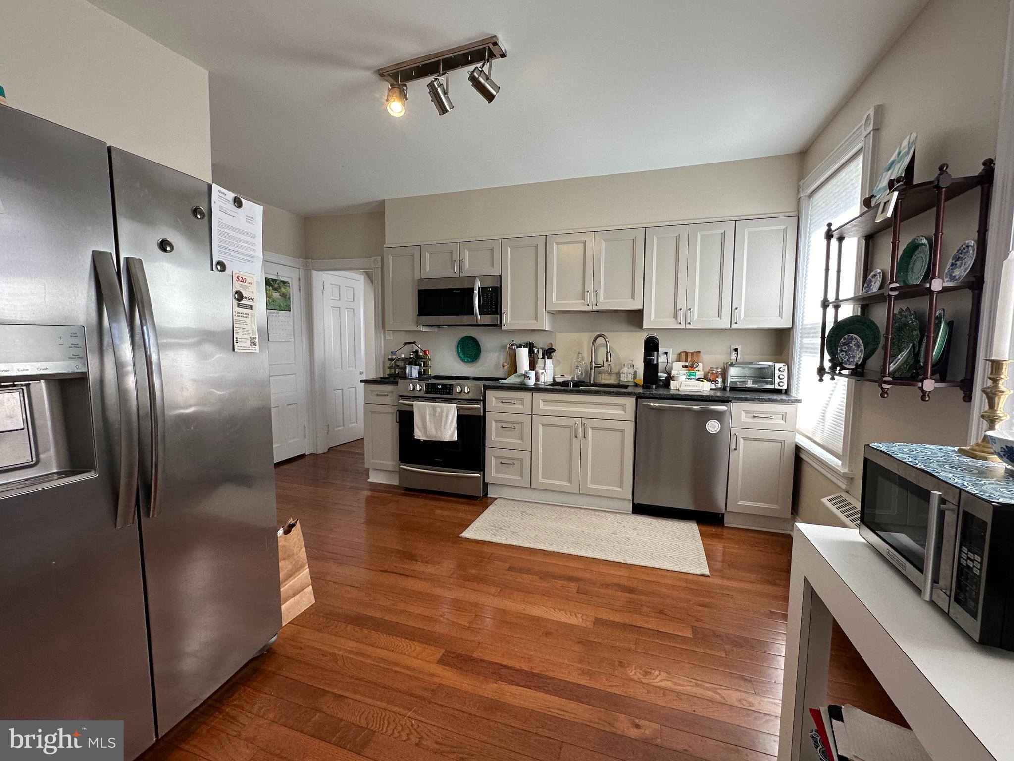 1415 RIVERVIEW AVENUE 1