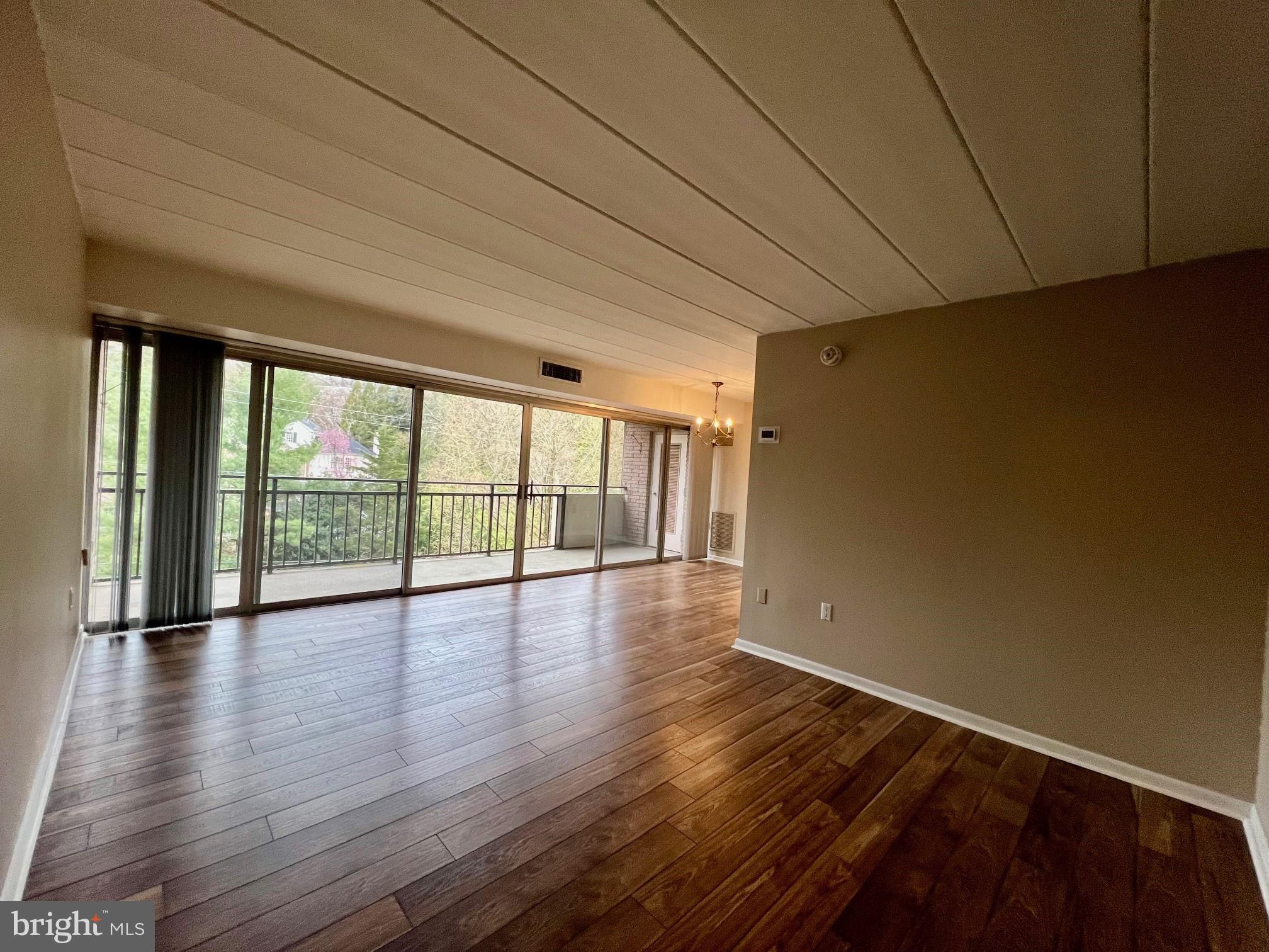 2304 RIDDLE AVENUE C403