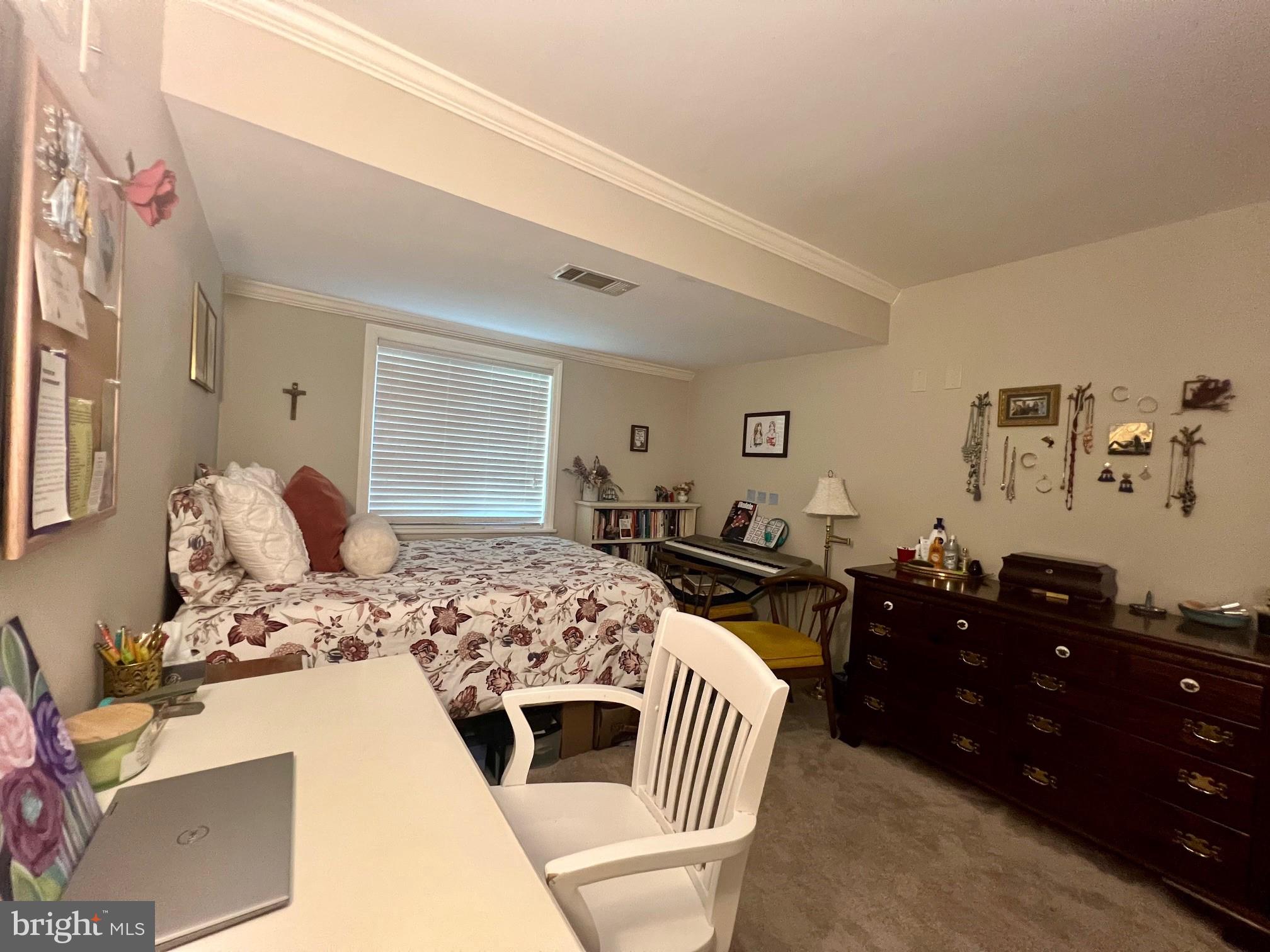 7 ROCKFORD ROAD J15