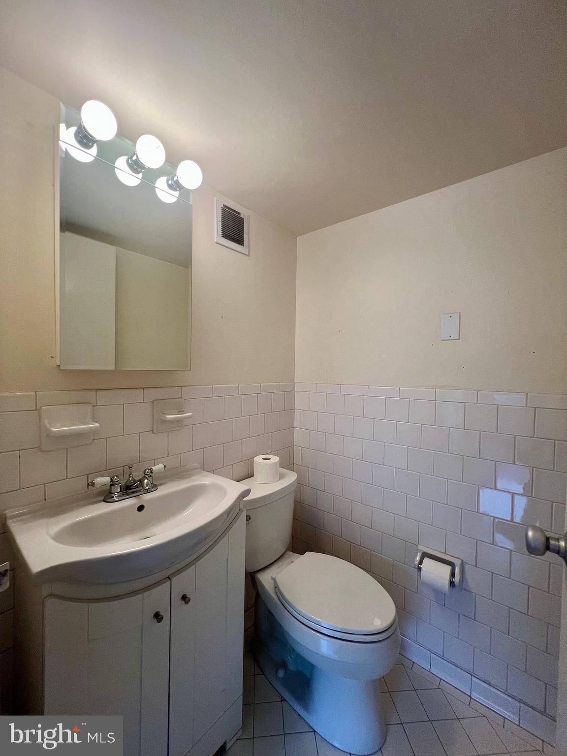 2302 RIDDLE AVENUE B307
