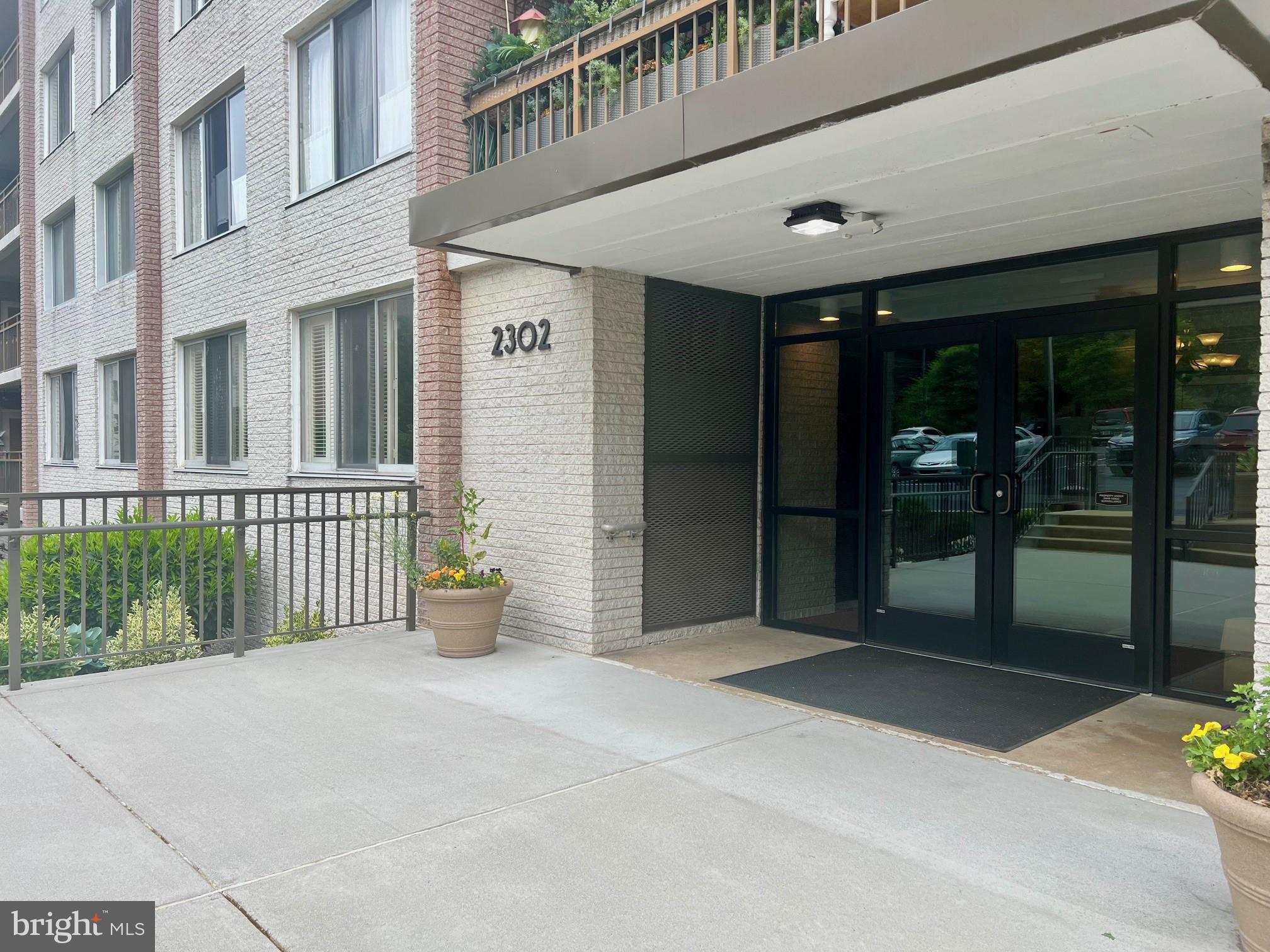 2302 RIDDLE AVENUE B307