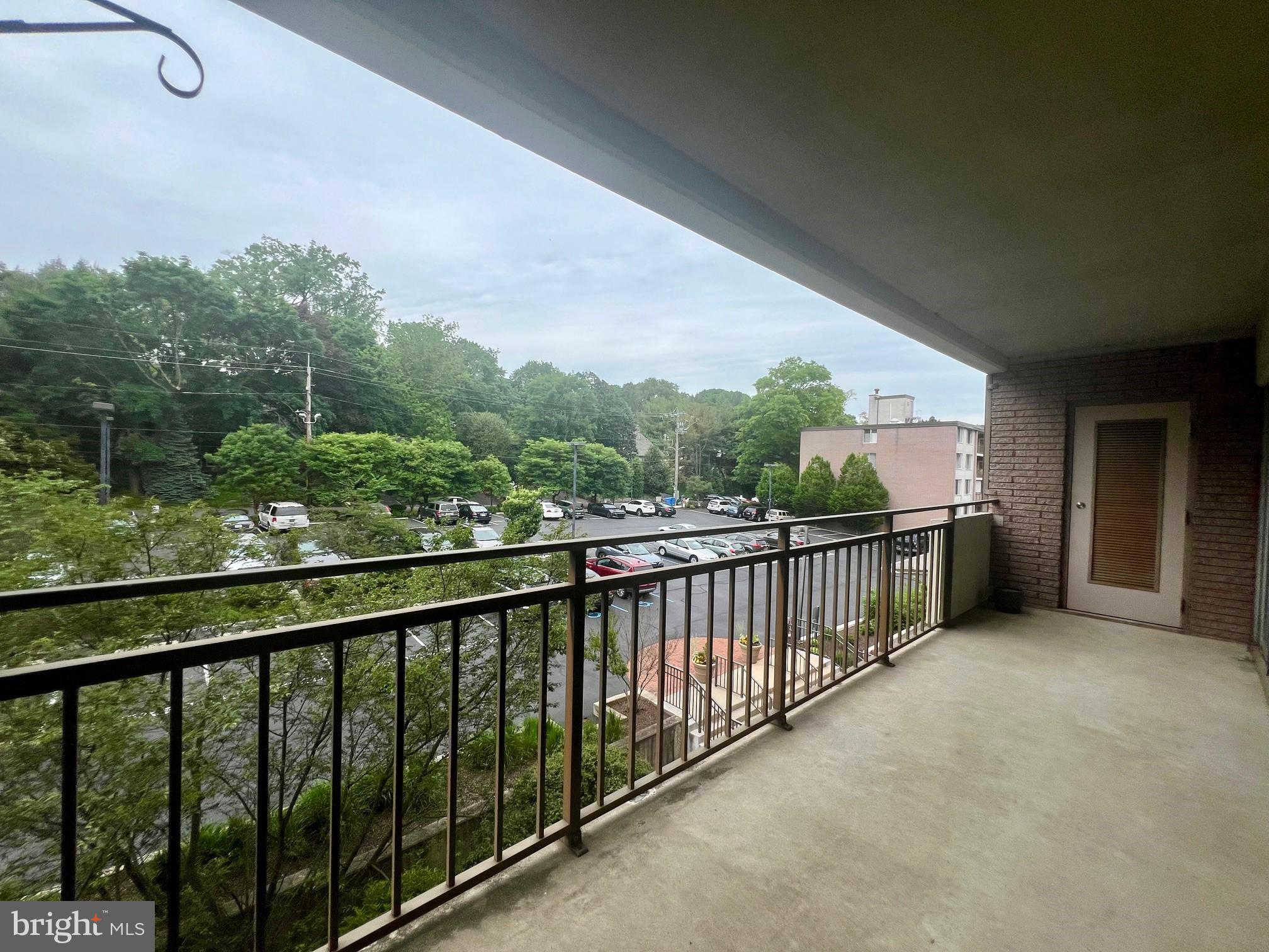 2302 RIDDLE AVENUE B307