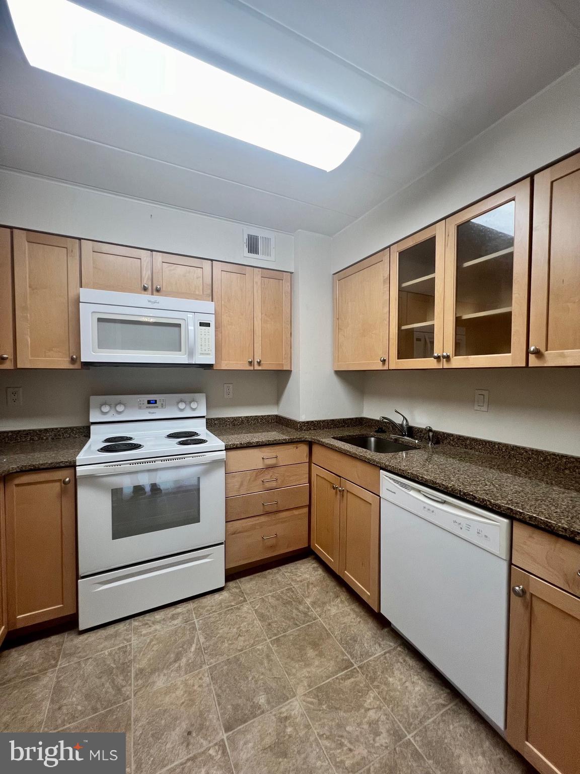 2302 RIDDLE AVENUE B307