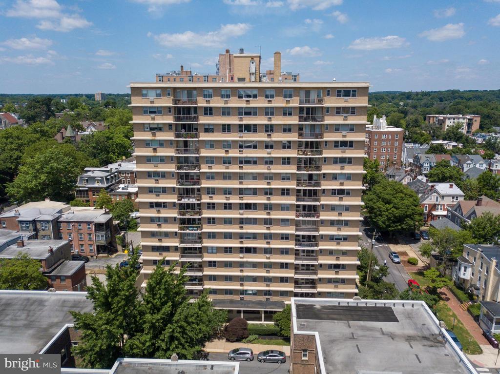 1301 N HARRISON STREET 401