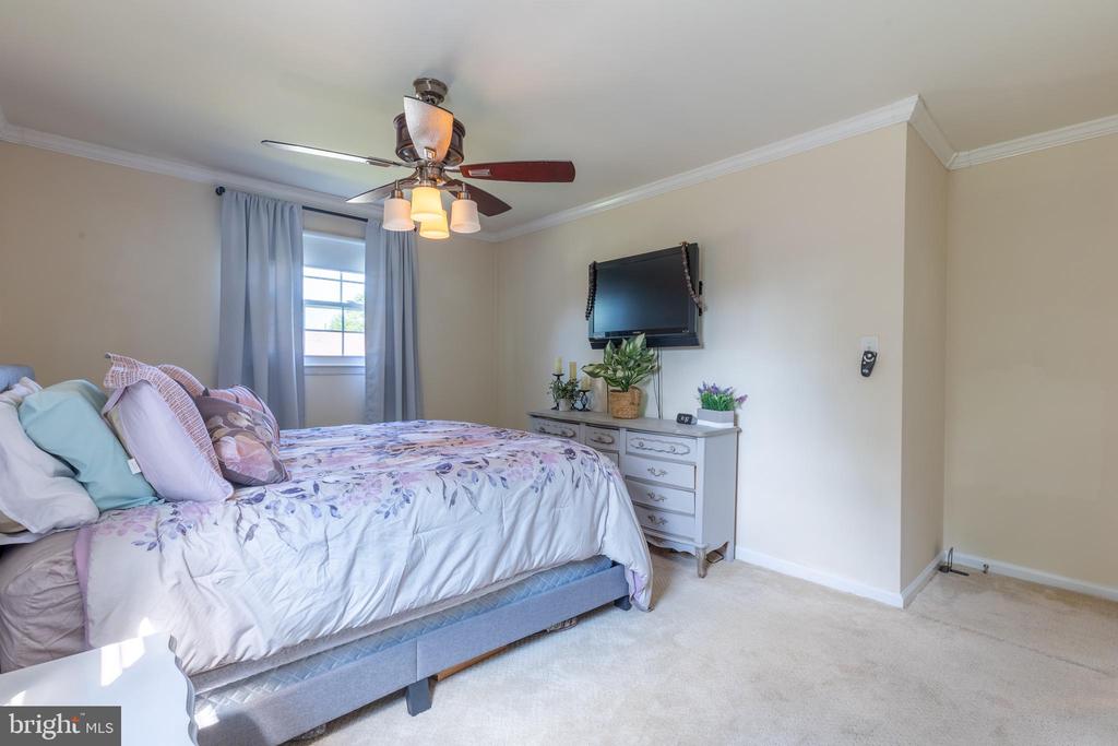 2511 MCCAWBER DRIVE