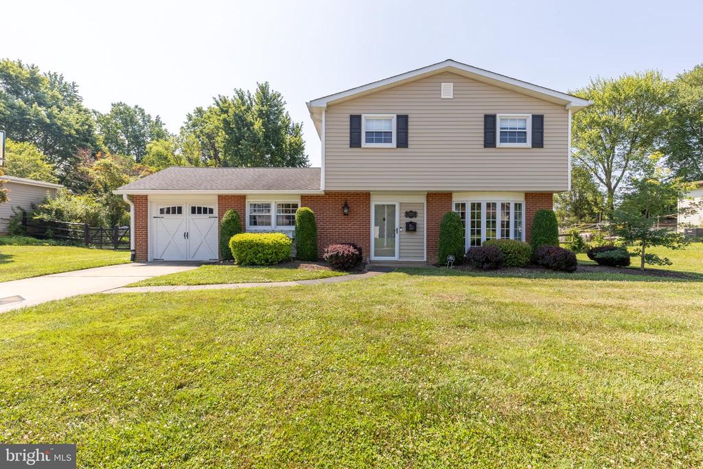 2511 MCCAWBER DRIVE