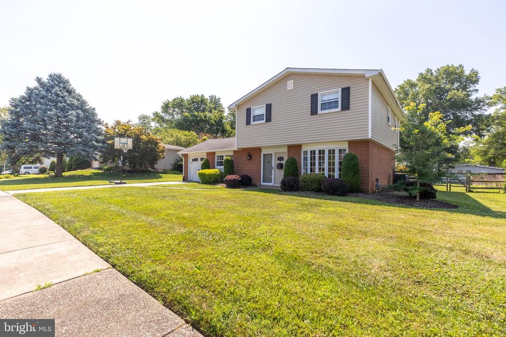 2511 MCCAWBER DRIVE