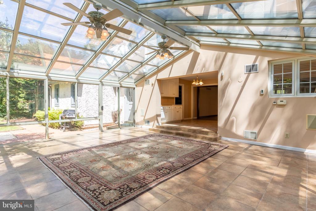 1003 WARWICK LANE