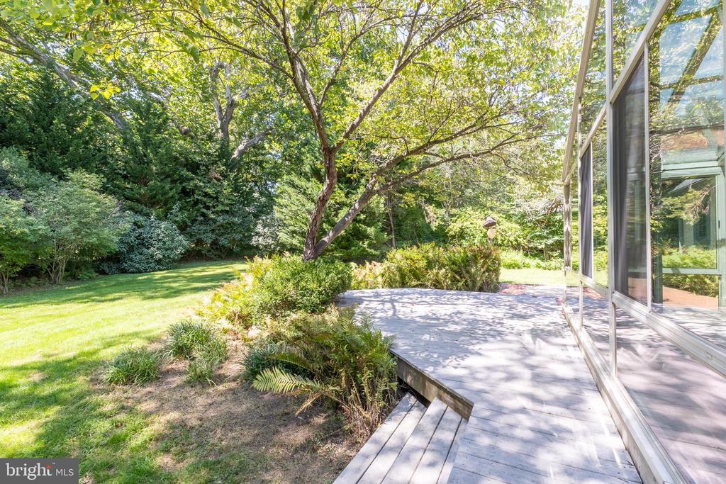 1003 WARWICK LANE