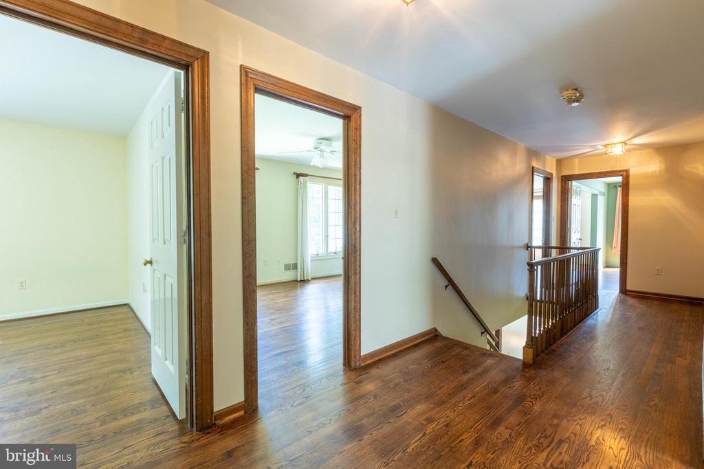 1003 WARWICK LANE
