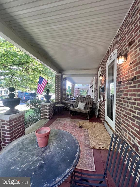 1407 N GRANT AVENUE