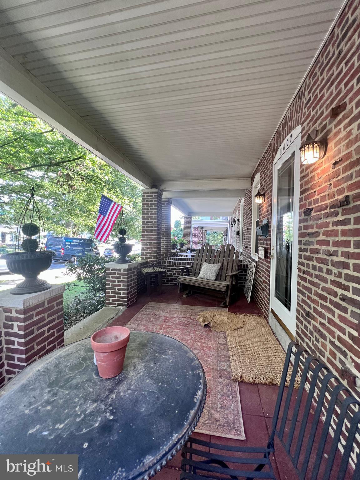 1407 N GRANT AVENUE