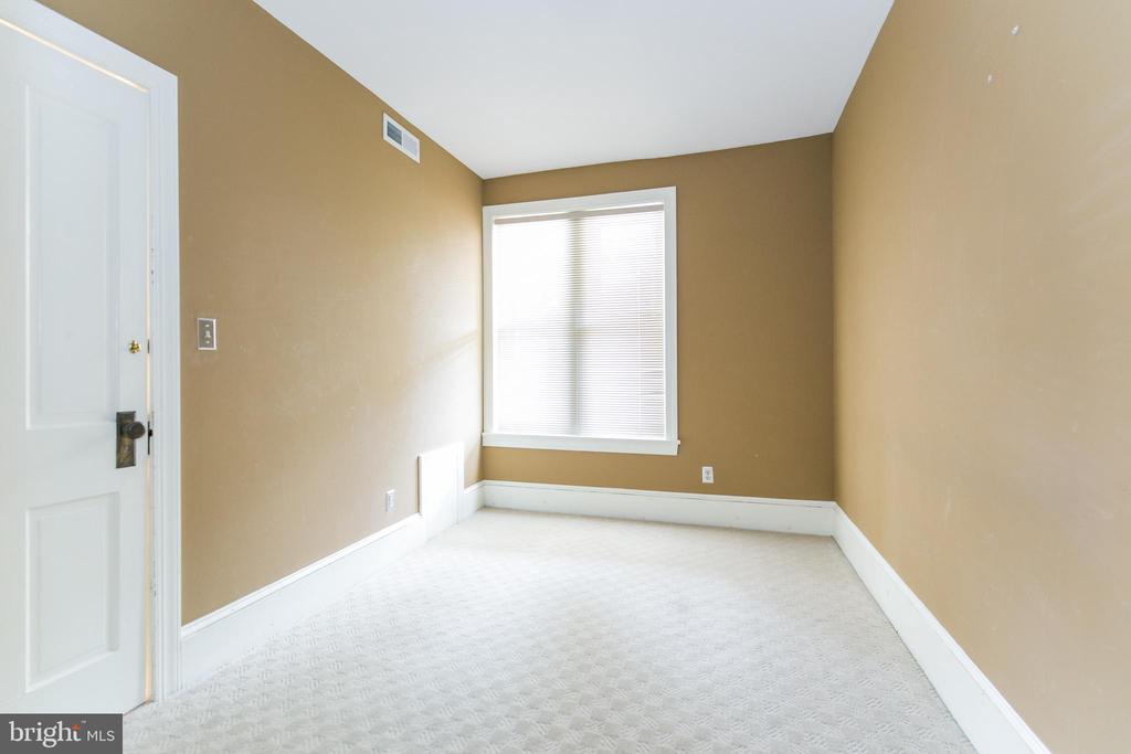 1305 W 13TH STREET 2